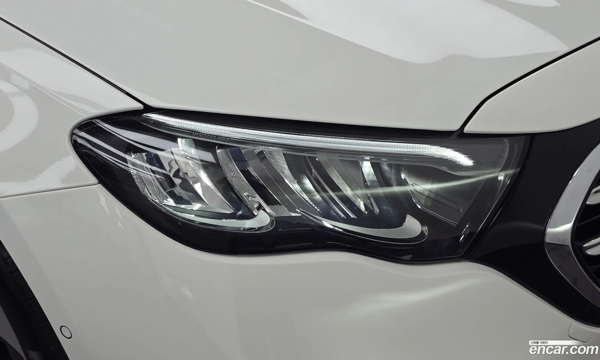 Mercedes-Benz E-Class W214 2026 — 30