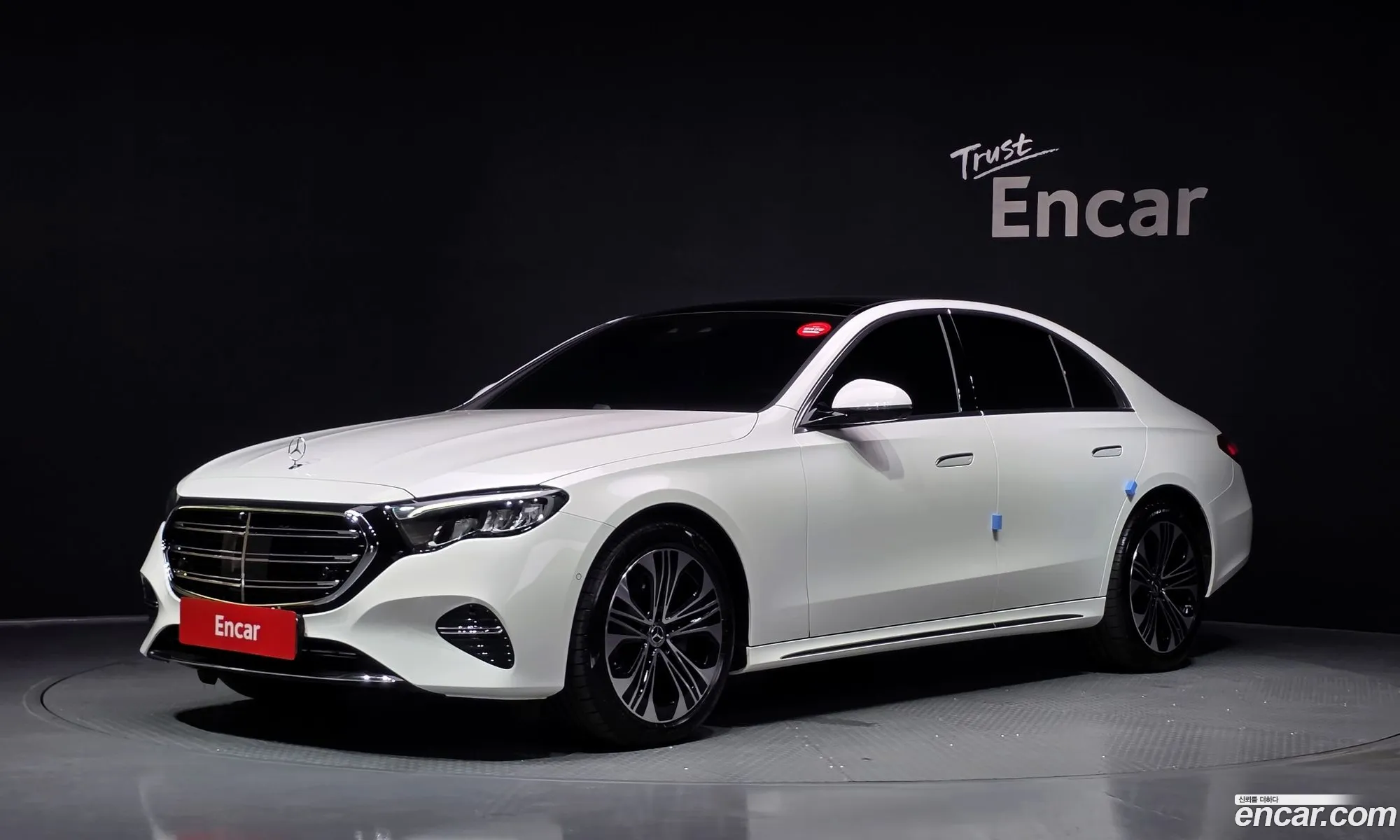 Mercedes-Benz E-Class W214 2026 — 19