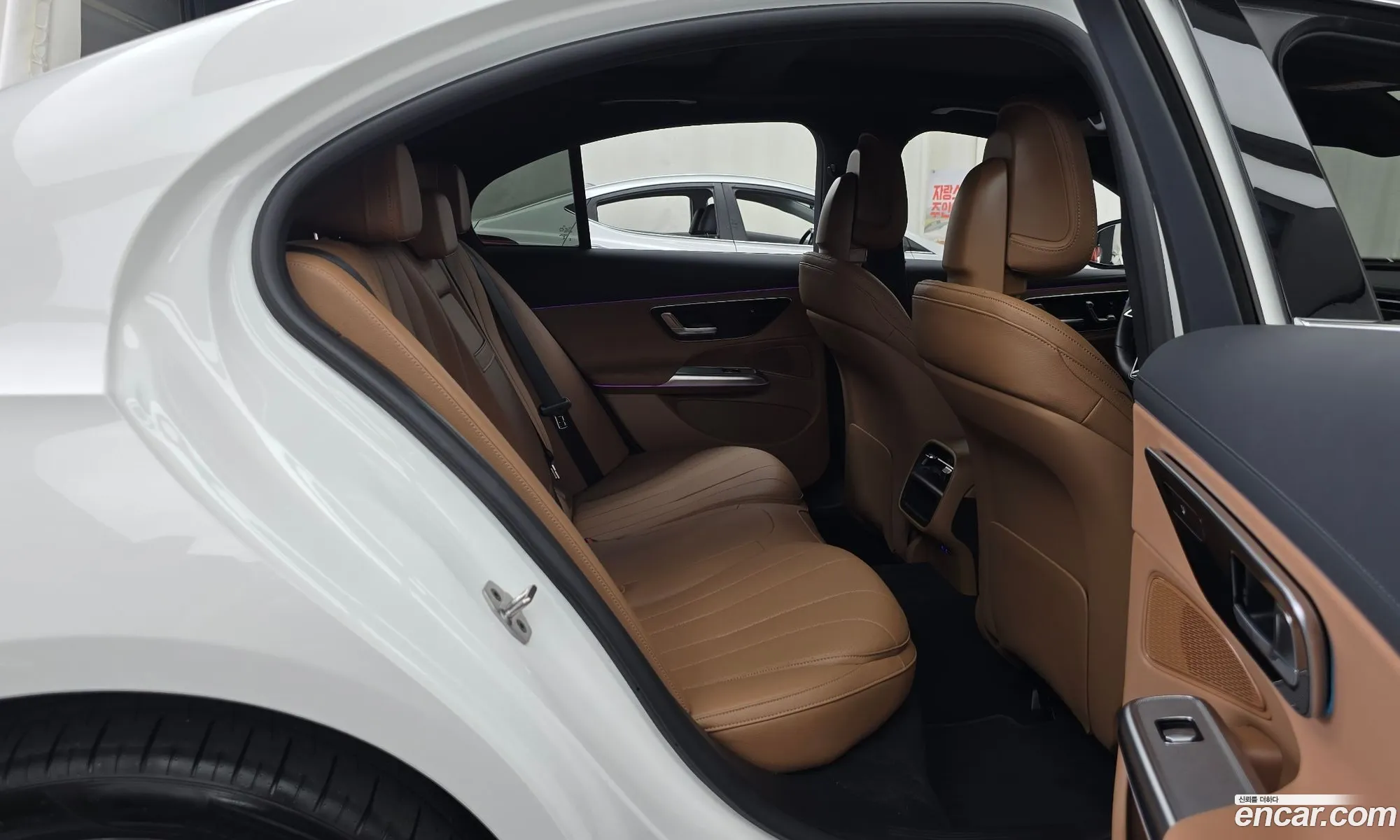 Mercedes-Benz E-Class W214 2026 — 9