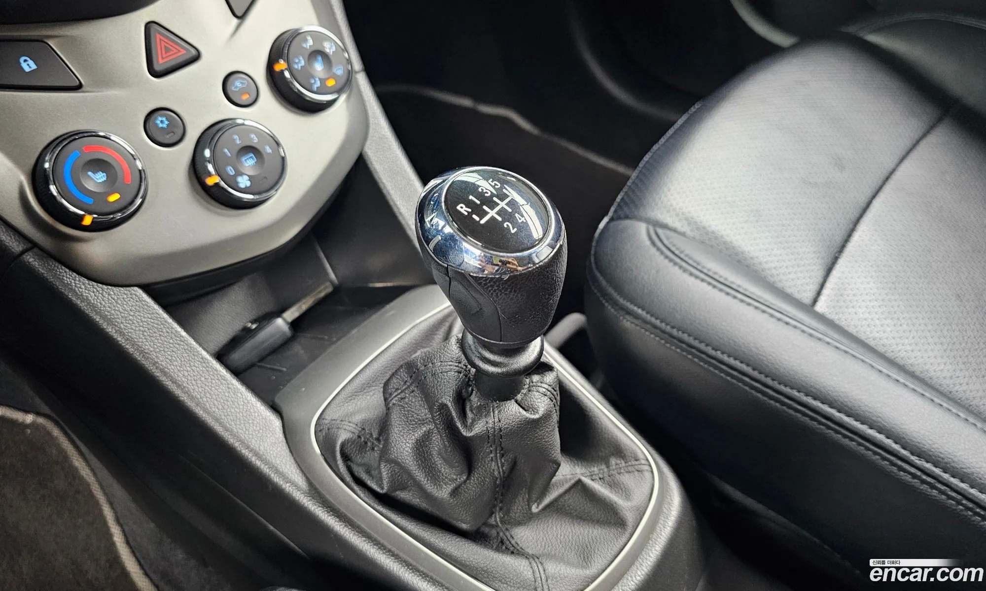 Chevrolet (GM Daewoo) Aveo Hatchback 2014 KLATF48BDFB107399 — 13