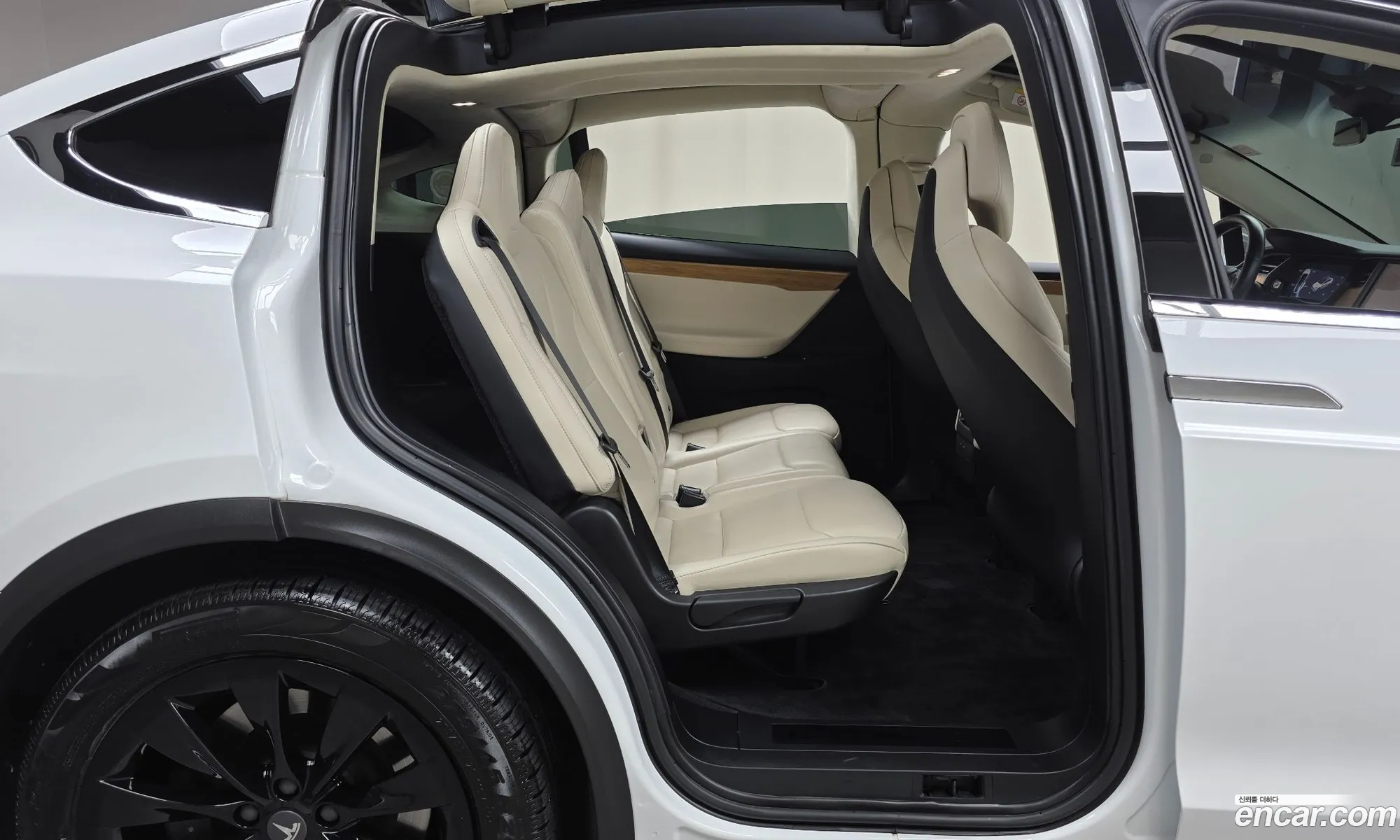 Tesla Model X 2019 5YJXCDE20KF150587 — 22