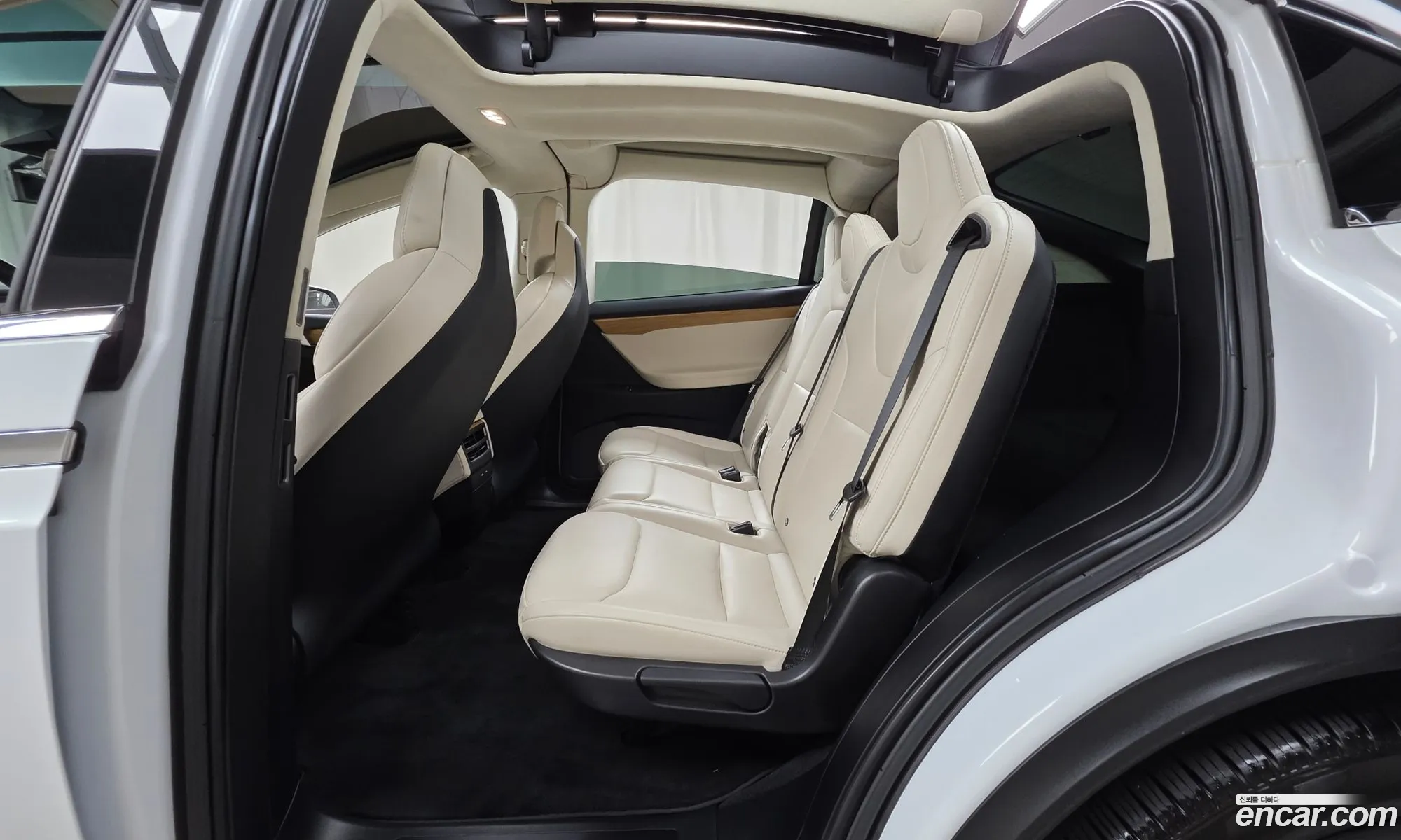 Tesla Model X 2019 5YJXCDE20KF150587 — 7