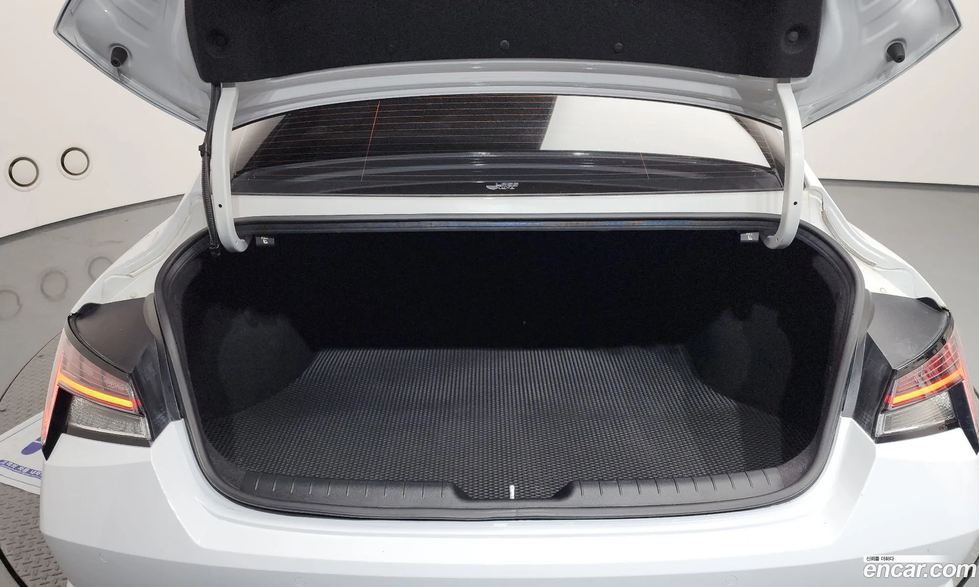 Hyundai Elantra 2021 — 12