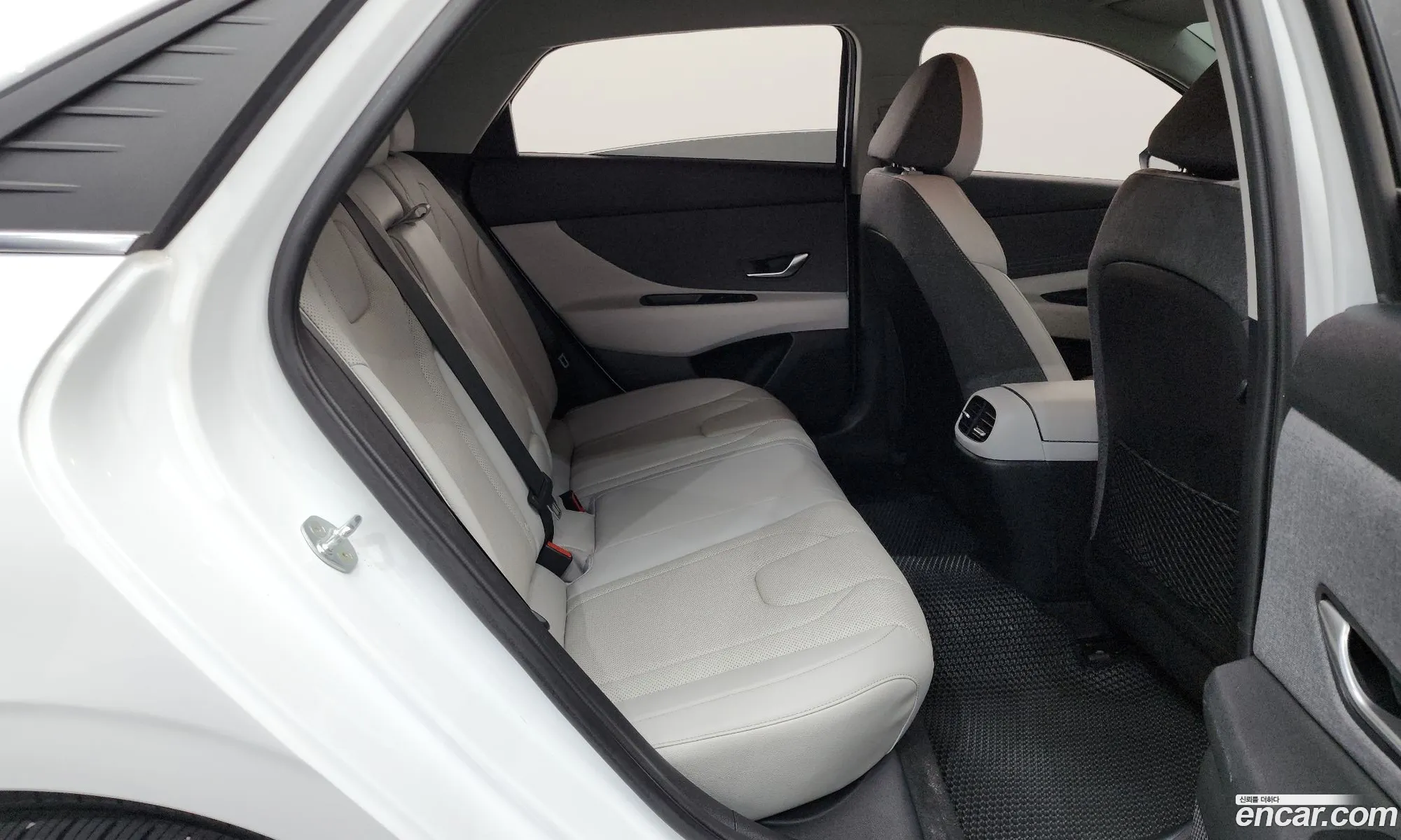 Hyundai Elantra 2021 — 20