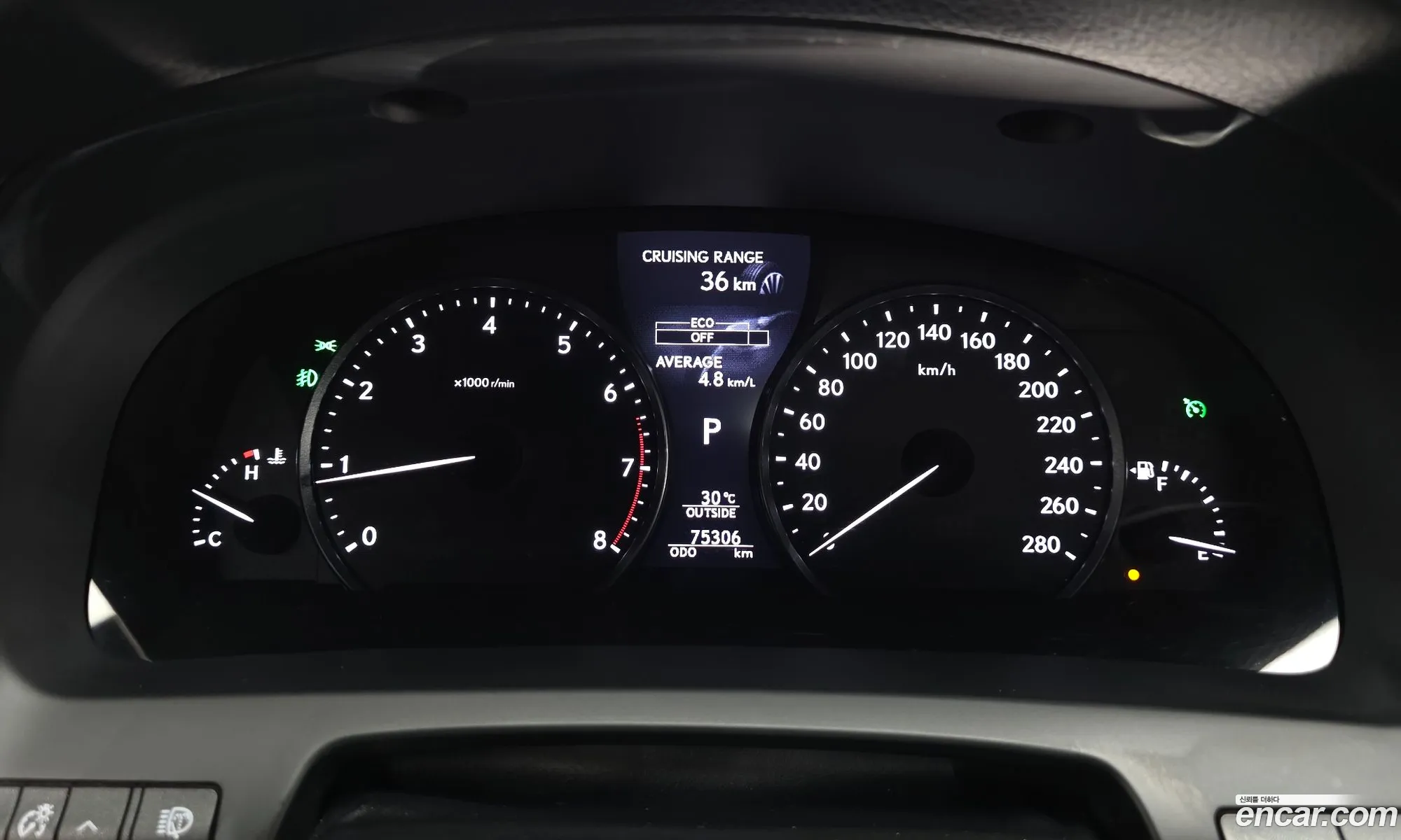 Lexus LS460 2017 JTHCL1EF1H5027681 — 3