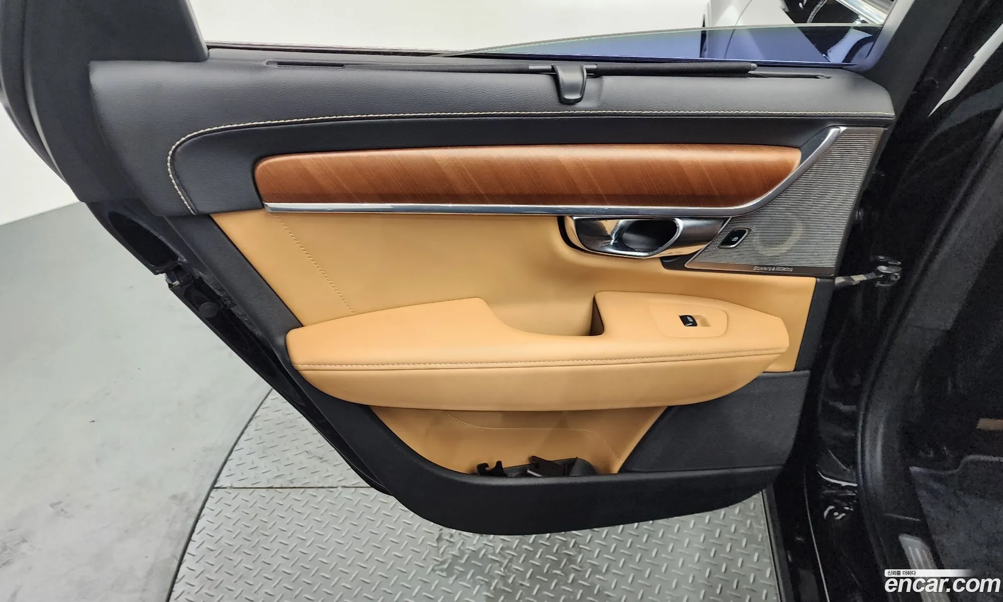 Volvo S90 2017 YV1PSA8ADJ1027194 — 25