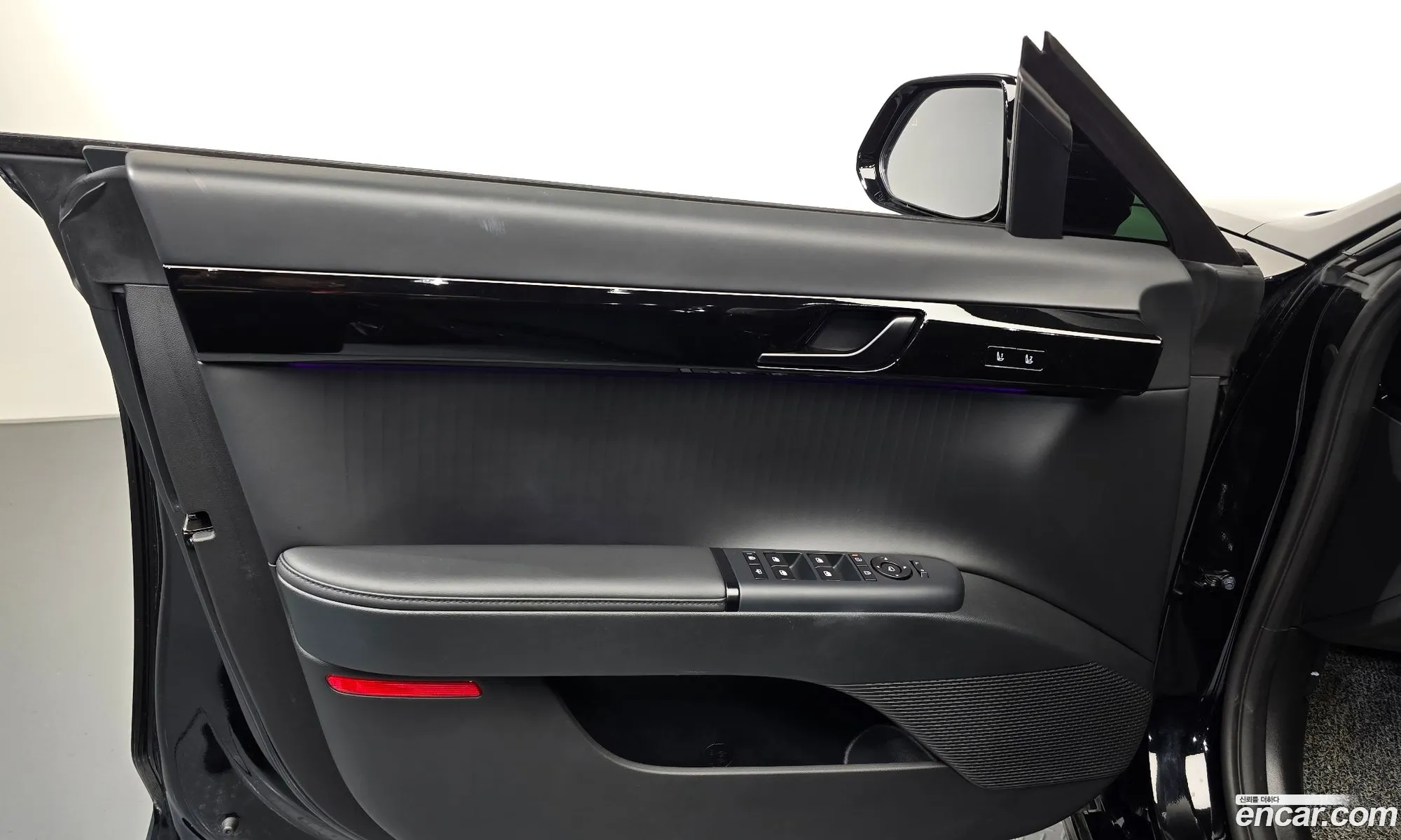 Hyundai Grandeur Hybrid 2023 — 11