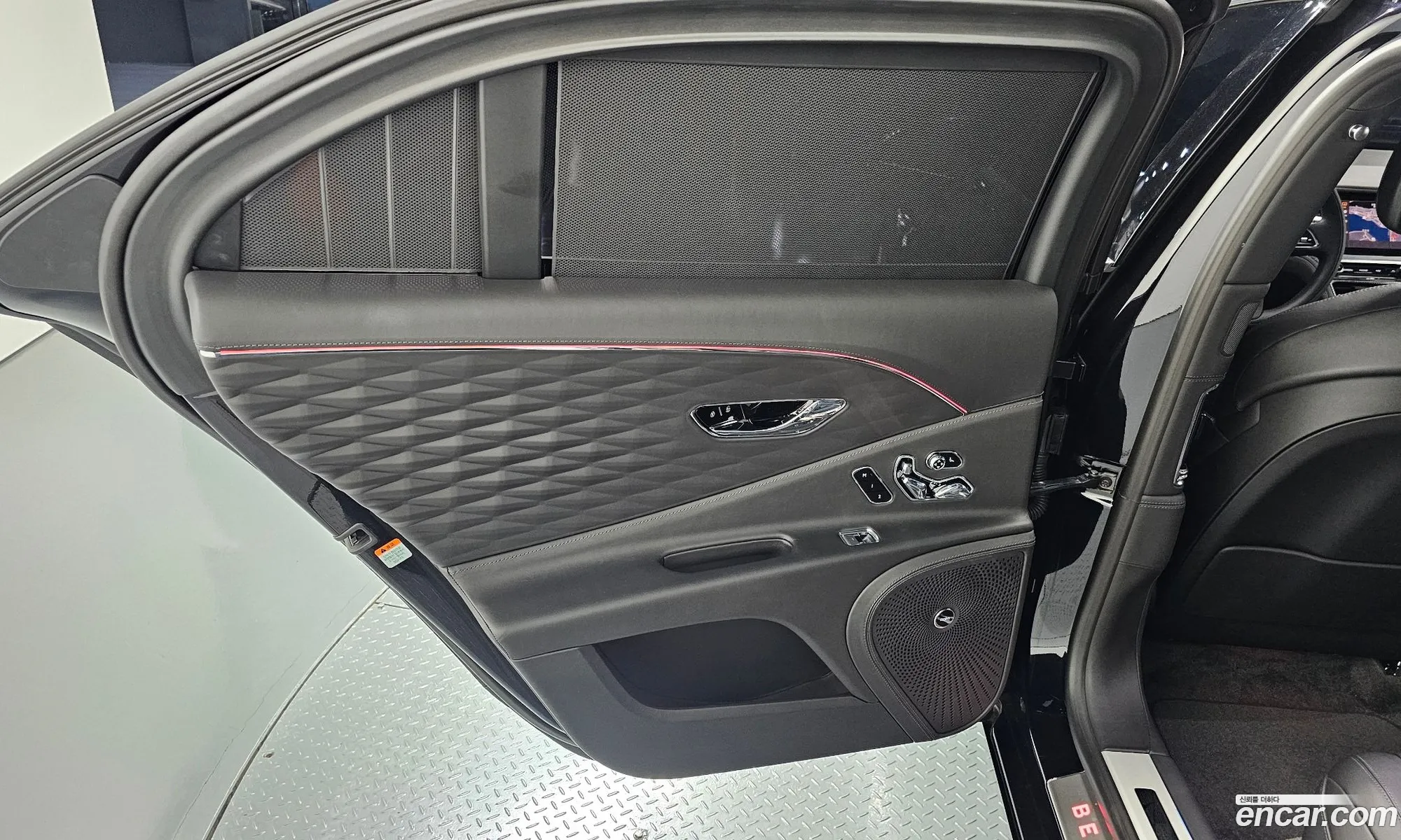 Bentley Flying Spur 2022 SCBBG53S8NC094040 — 28