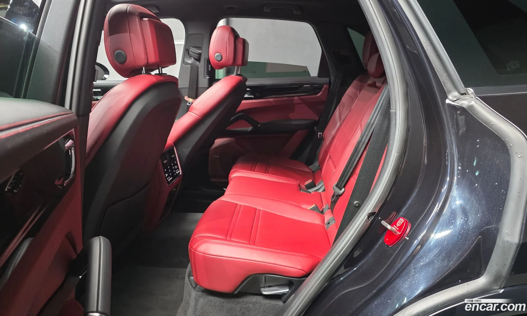 Porsche Cayenne 2019 WP1AA29Y0KDA17669 — 28