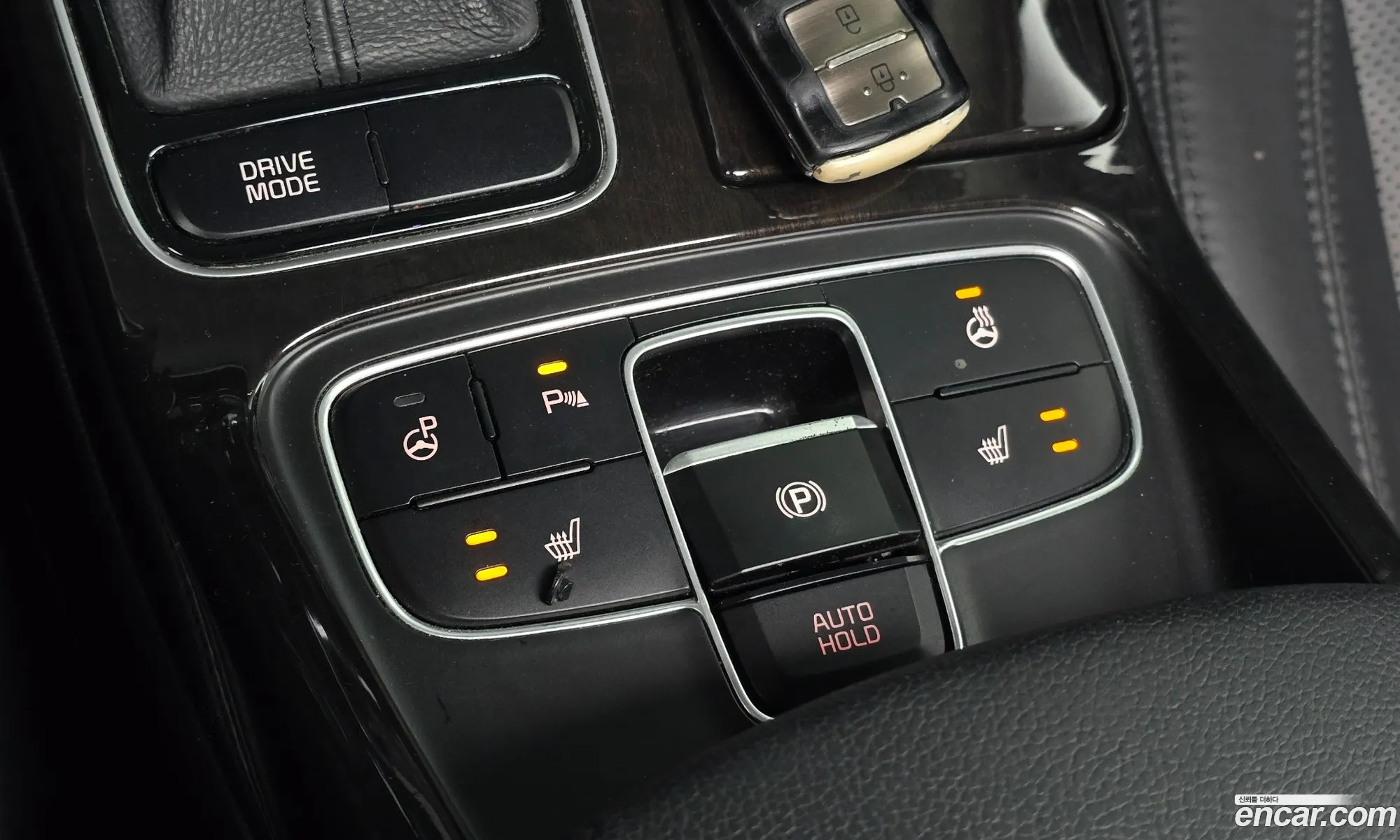 Kia K7 2013 KNALM415BDA127732 — 29
