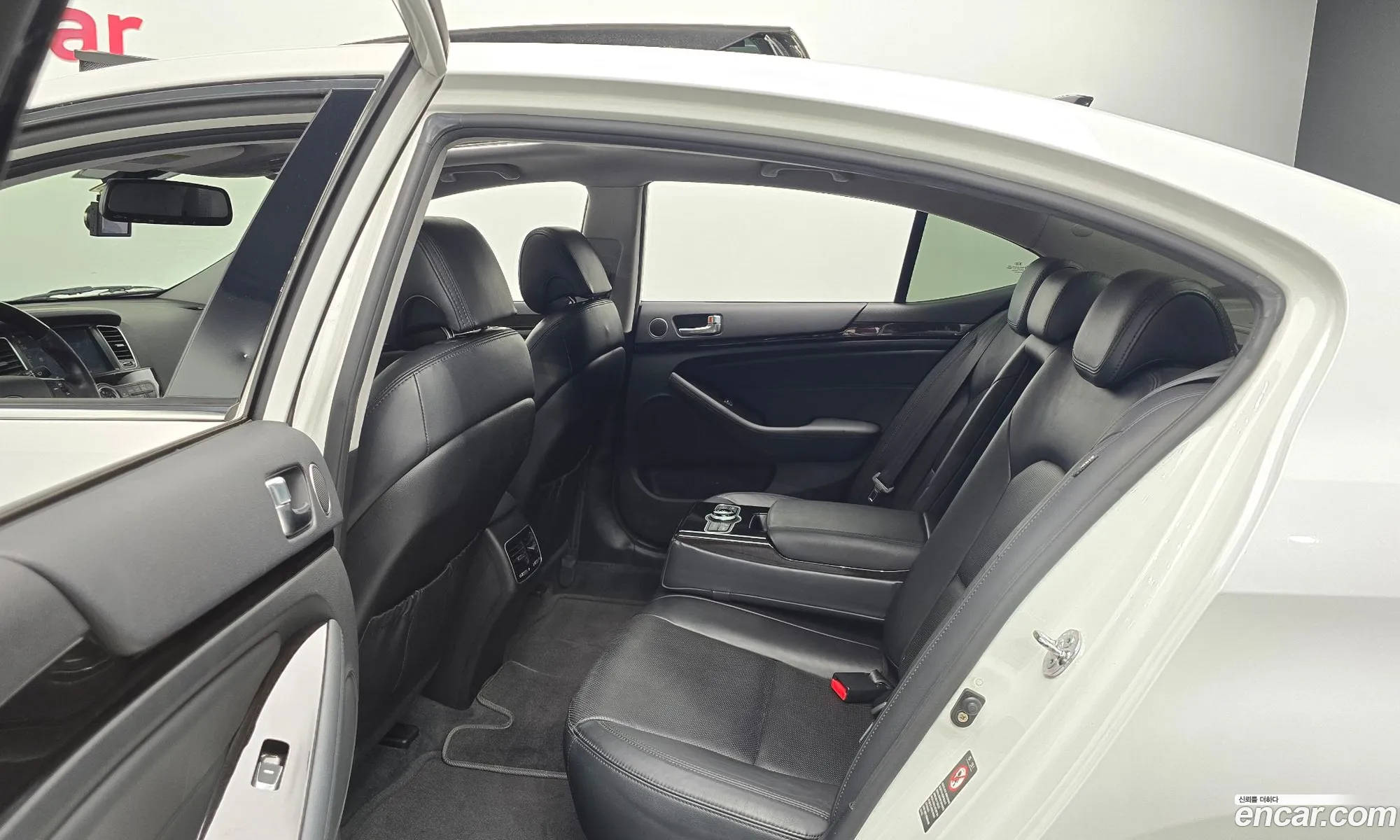 Kia K7 2013 KNALM415BDA127732 — 10