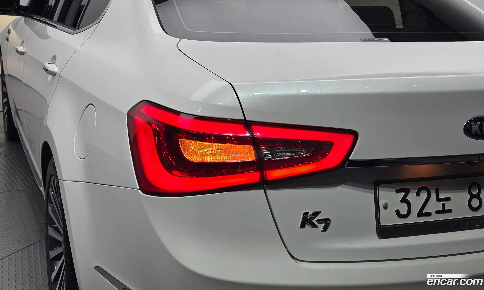 Kia K7 2013 KNALM415BDA127732 — 5