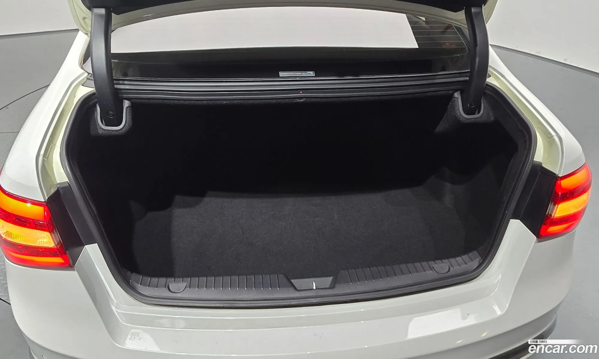 Kia K7 2013 KNALM415BDA127732 — 7