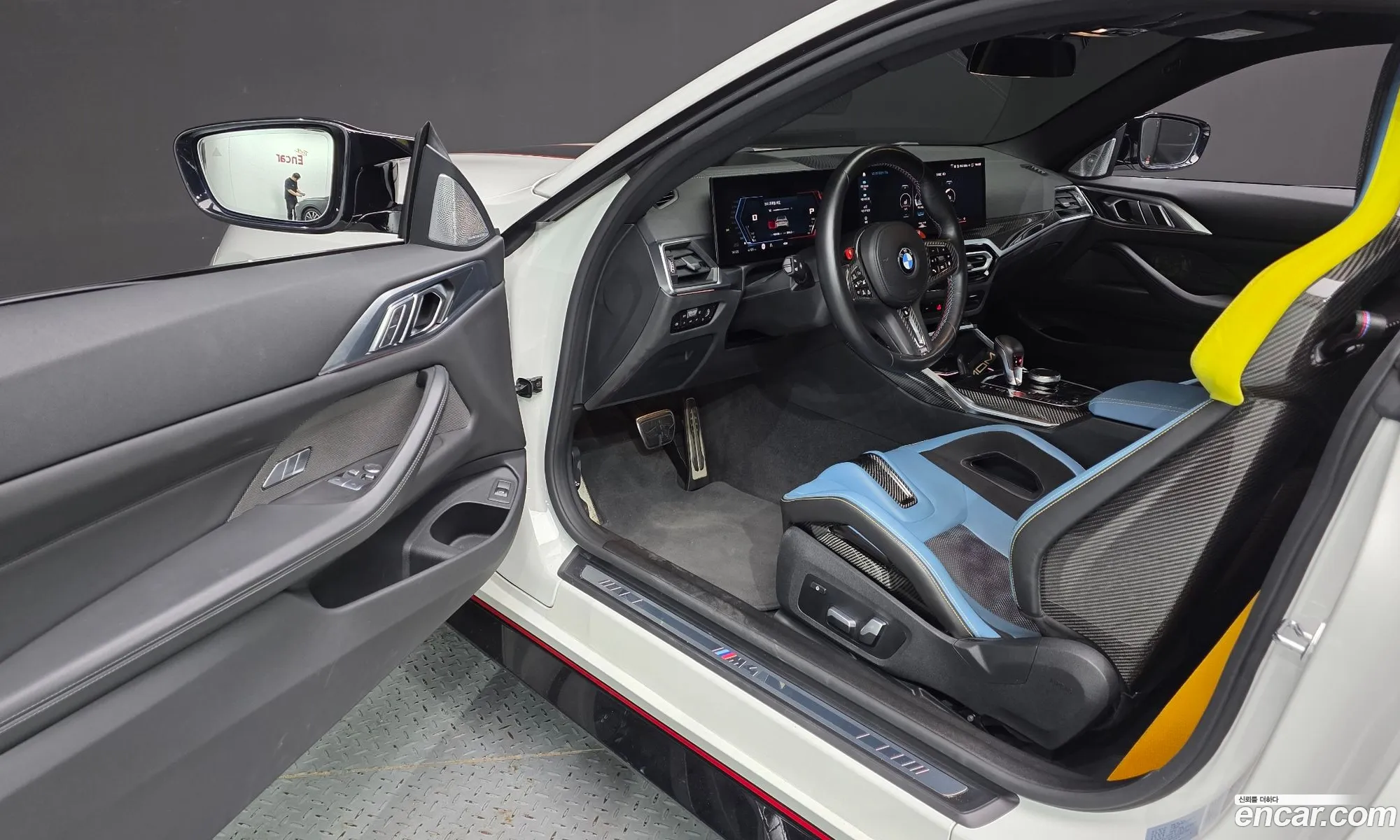 BMW M4 2023 11111111111111111 — 11