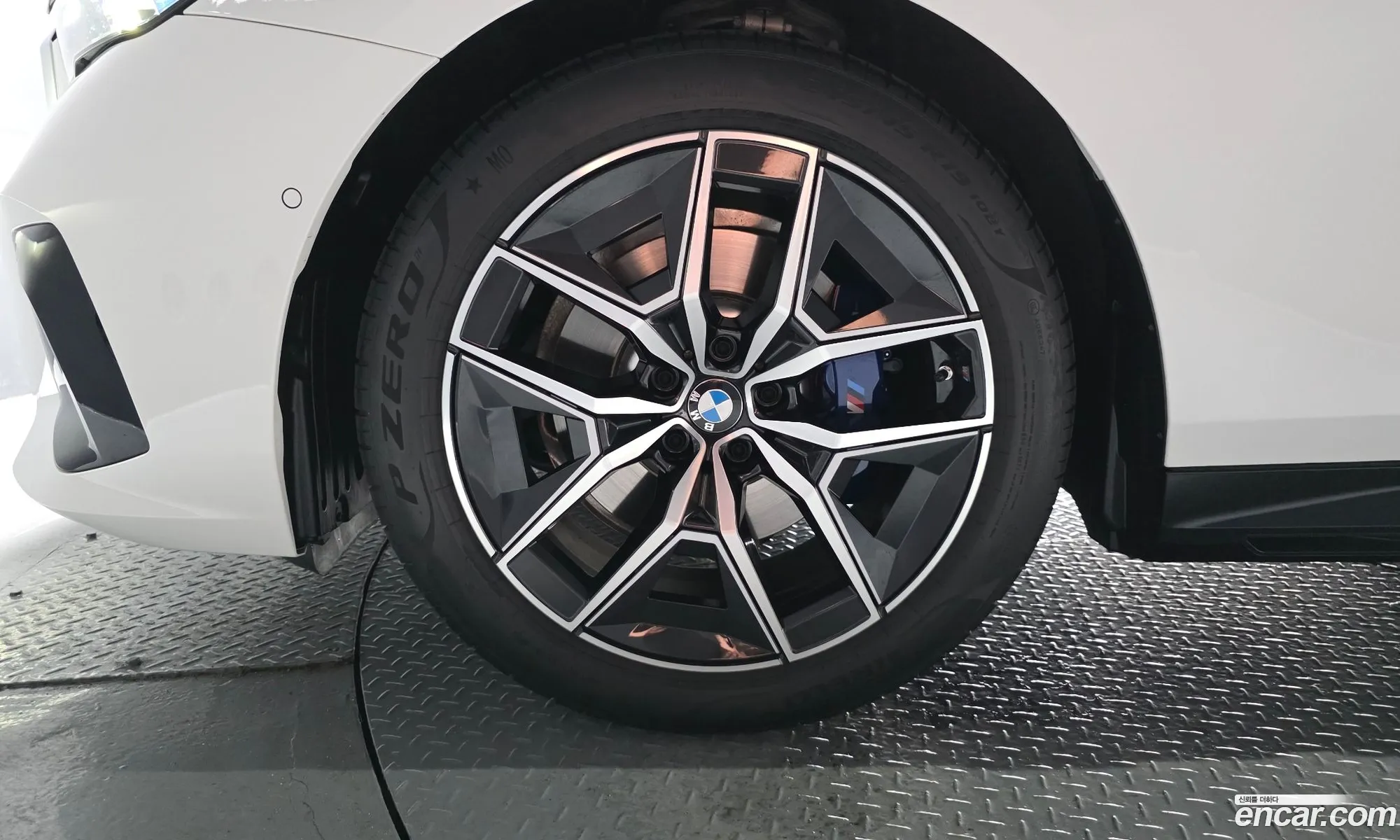 BMW 5 Series 2025 WBA21FJ05SCU43086 — 16