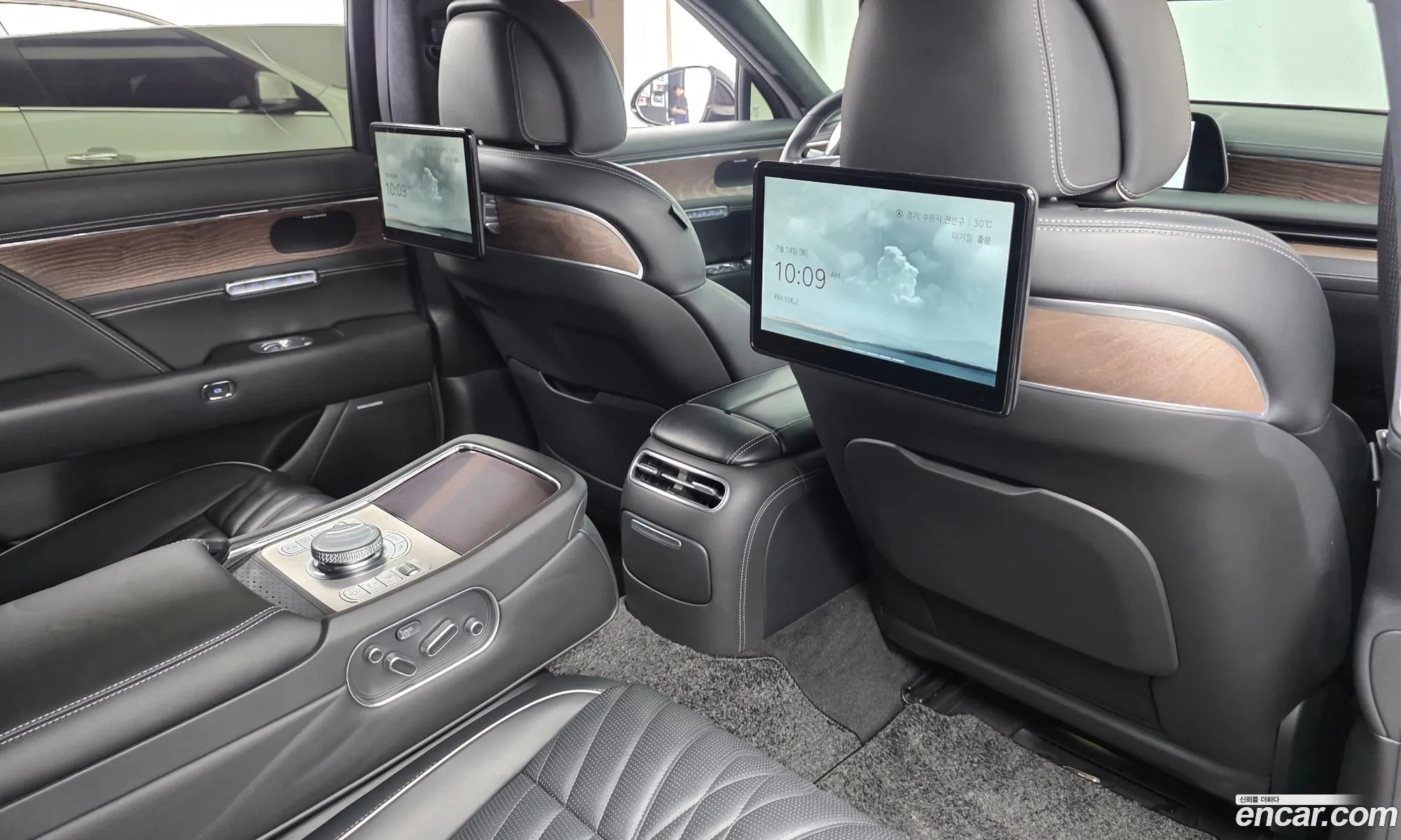 Genesis G90 2022 KMTFA41DDNU000788 — 17