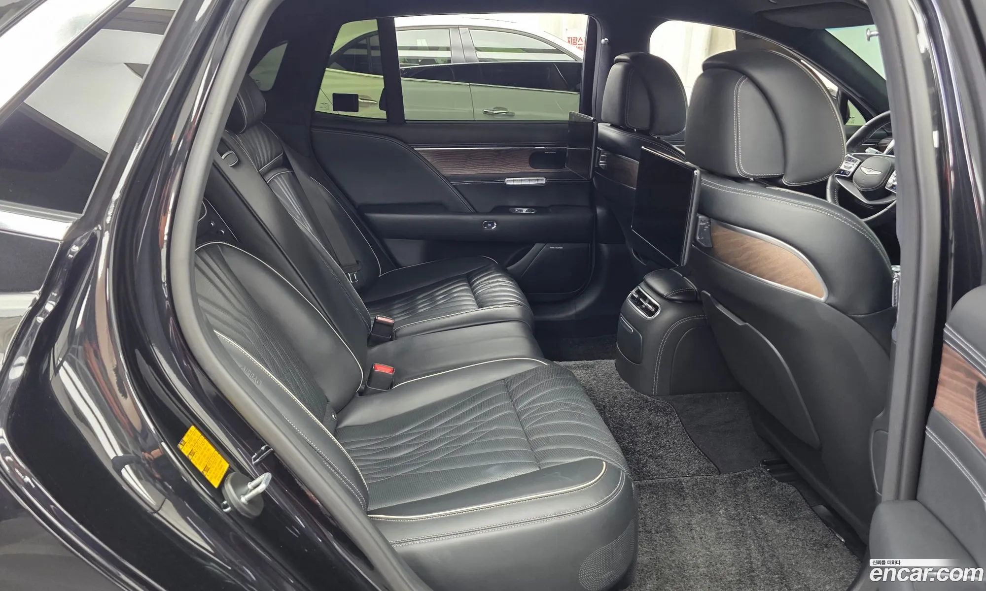 Genesis G90 2022 KMTFA41DDNU000788 — 8