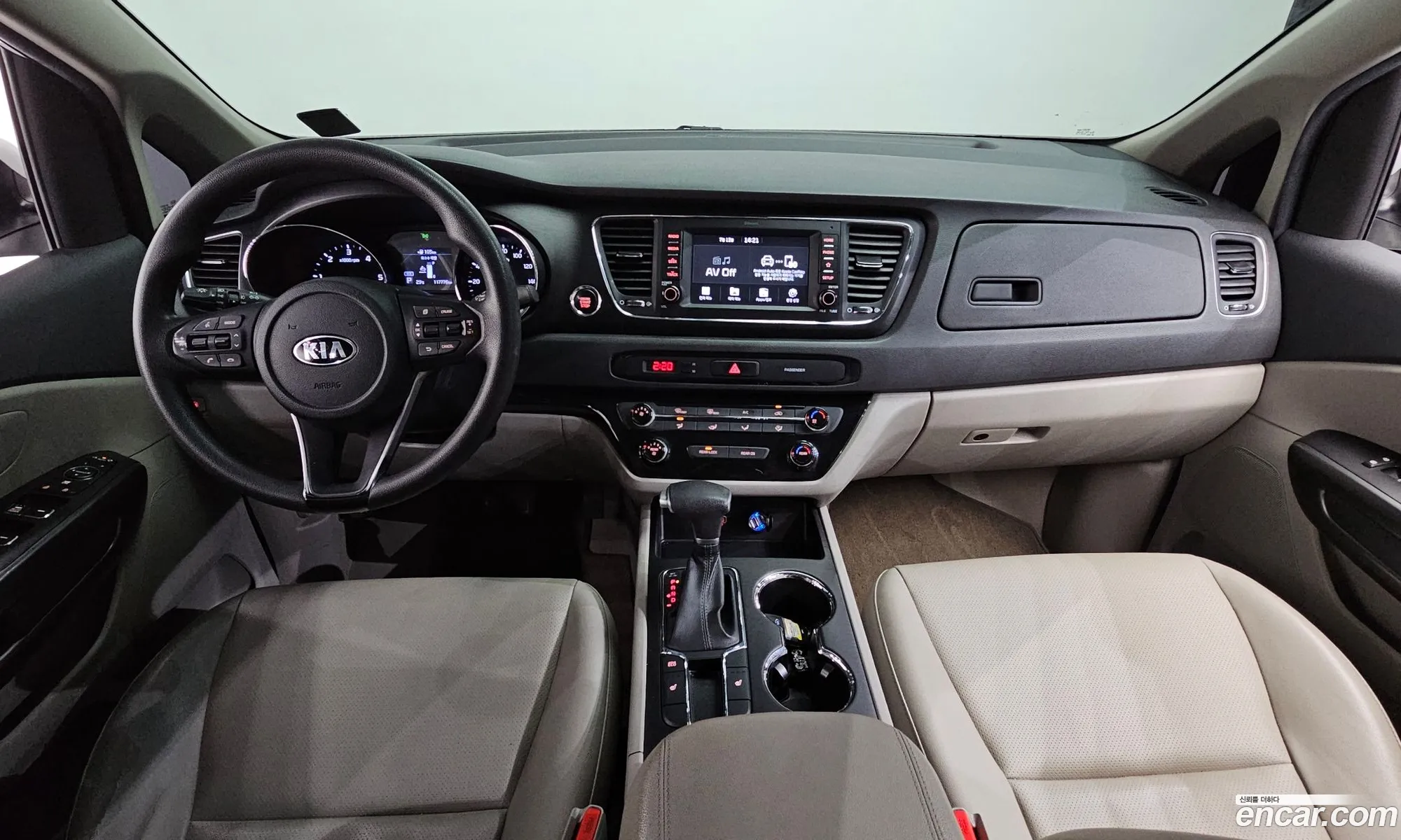 Kia Carnival 2019 KNHMF37ABKS556814 — 4
