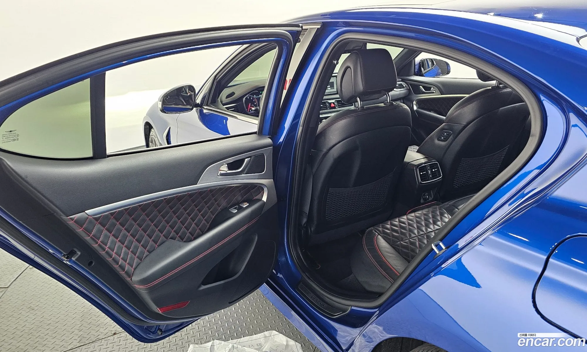 Genesis G70 2017 — 16