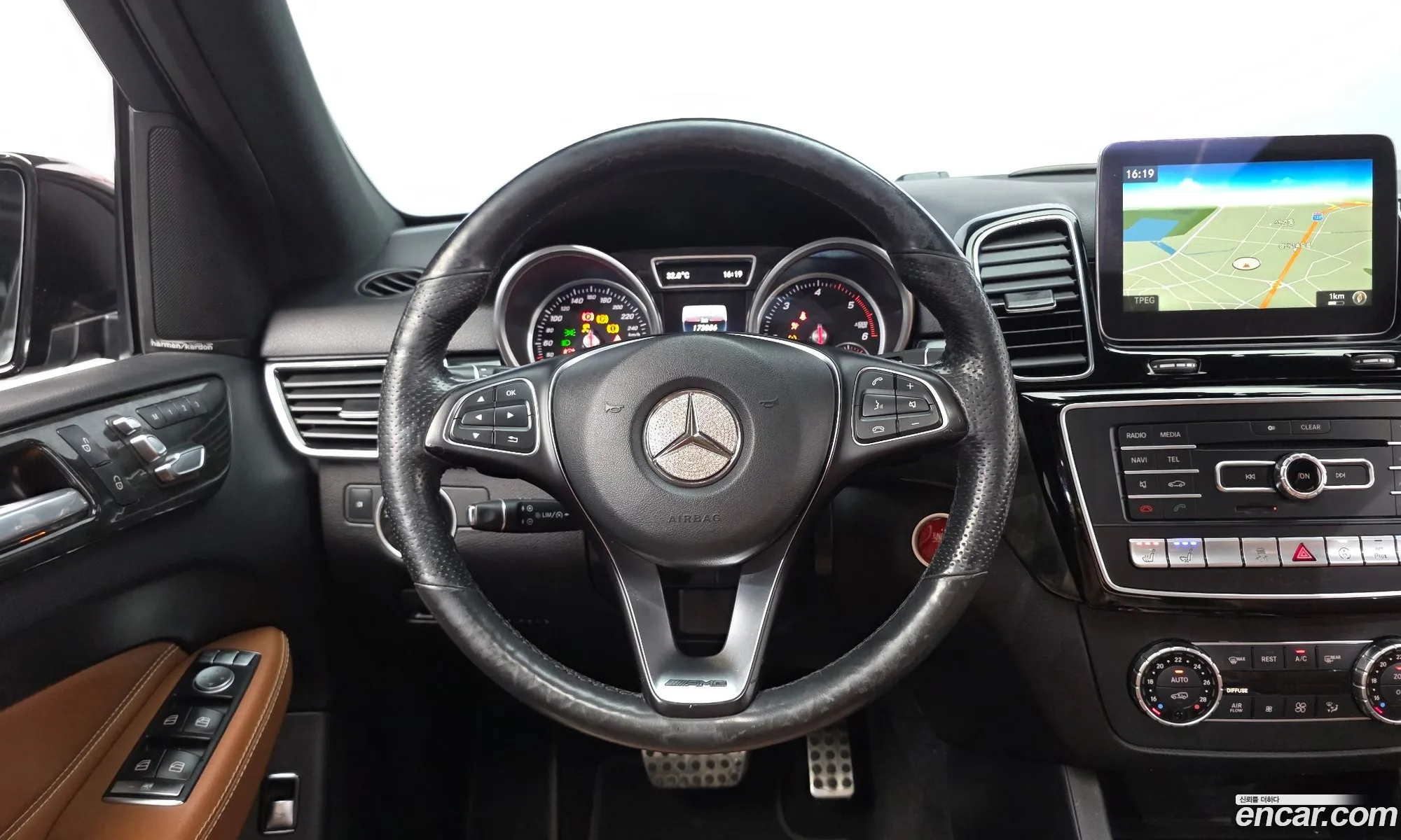 Mercedes-Benz GLE-Class W166 2017 — 12