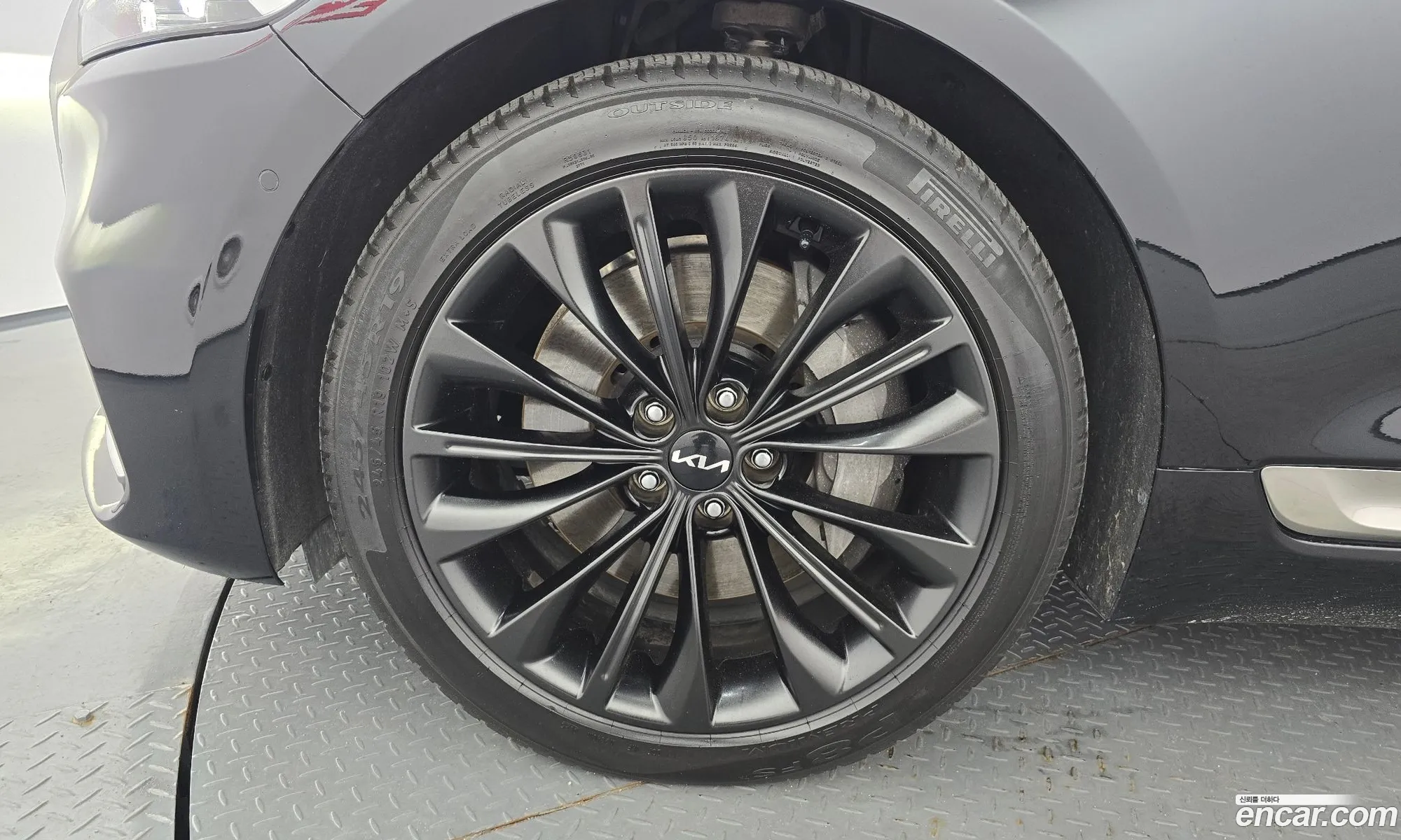 Kia K9 2024 — 25