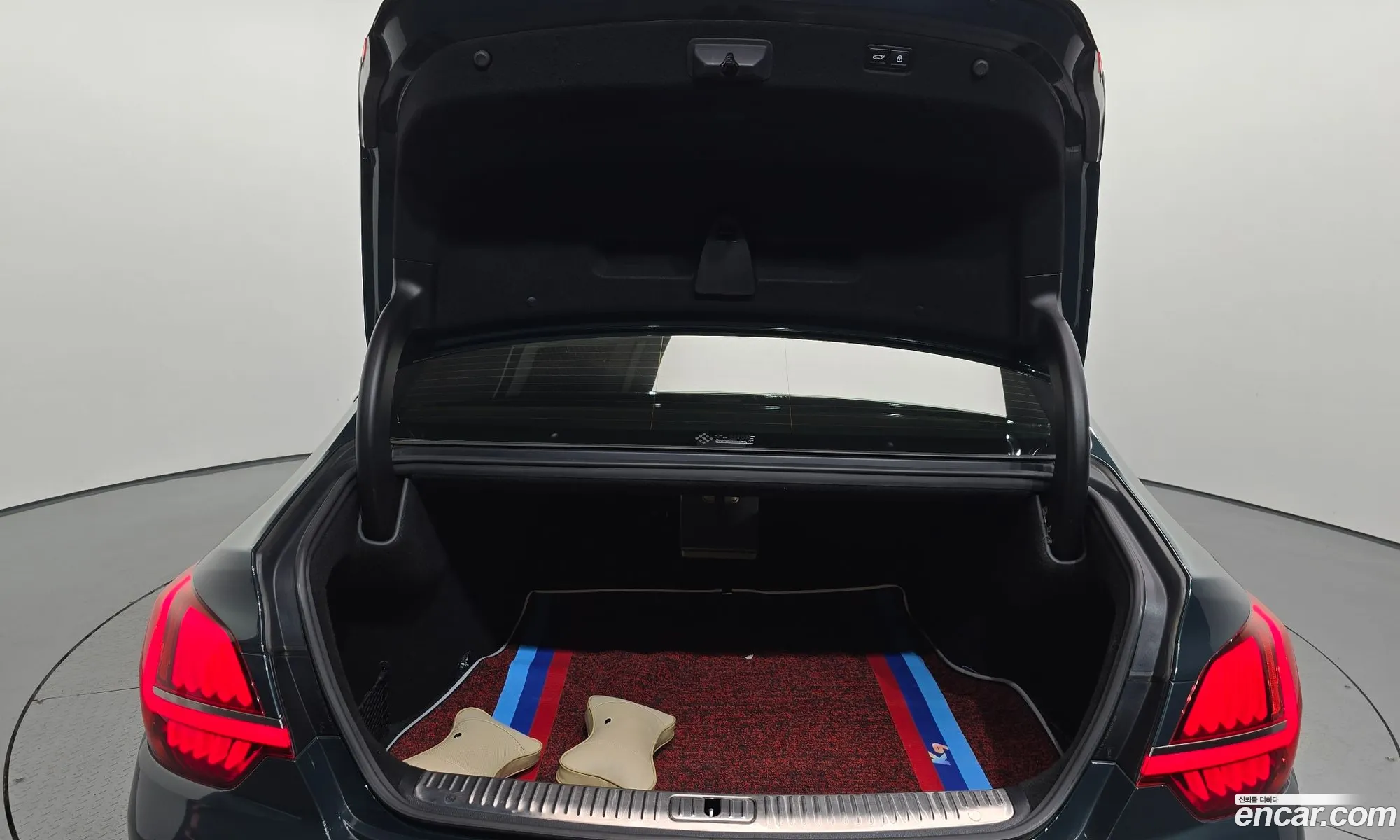Kia K9 2023 KNAS2418DPS045412 — 32