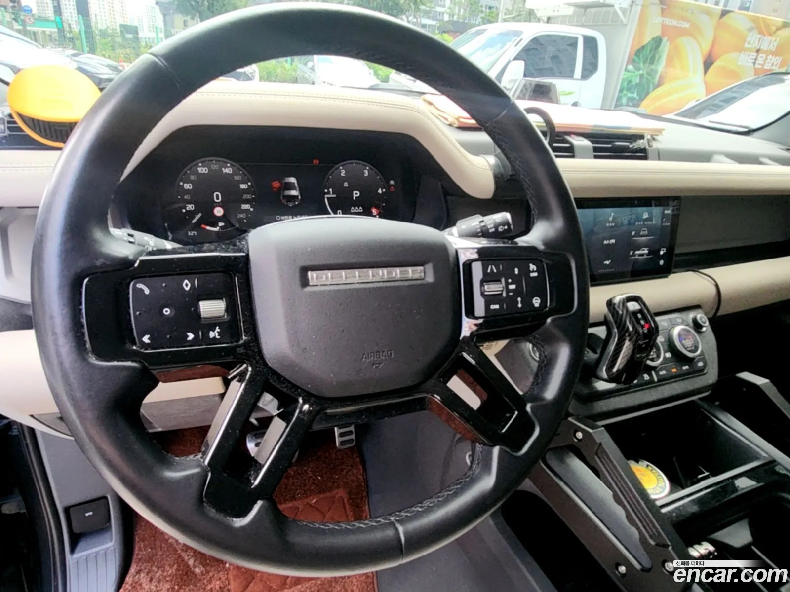 Land Rover Defender 2023 — 12