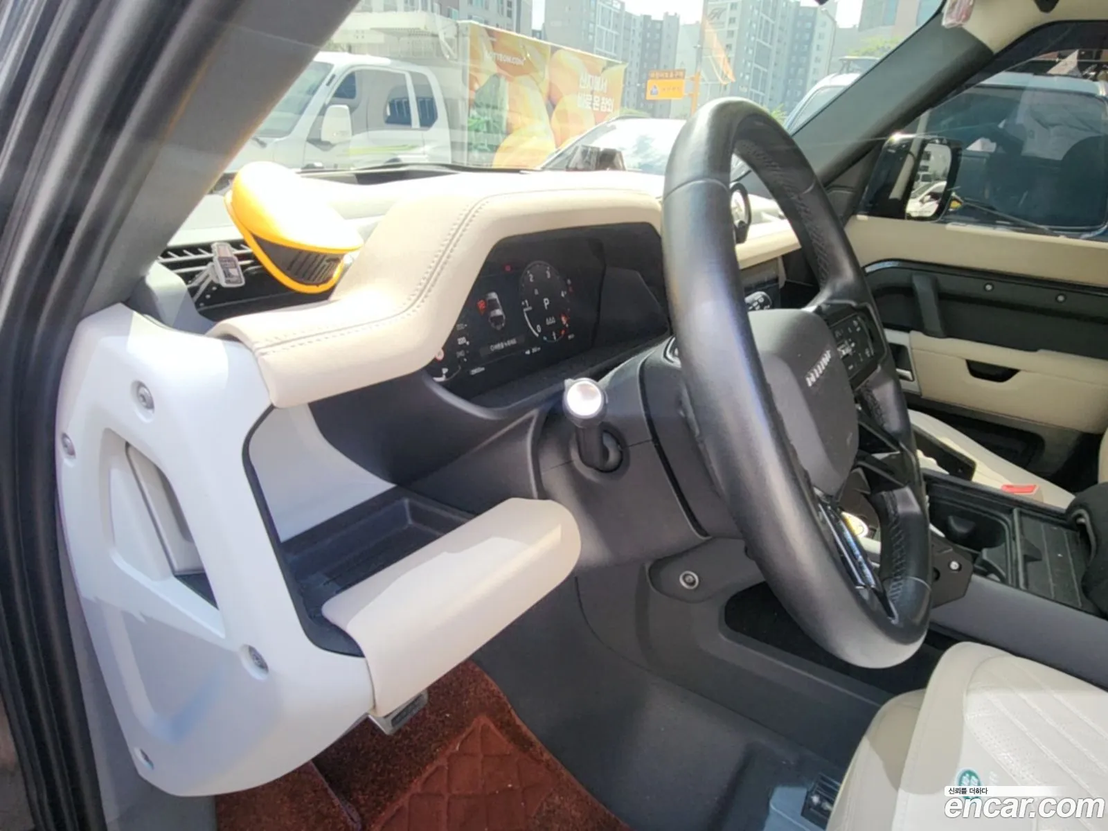 Land Rover Defender 2023 — 10