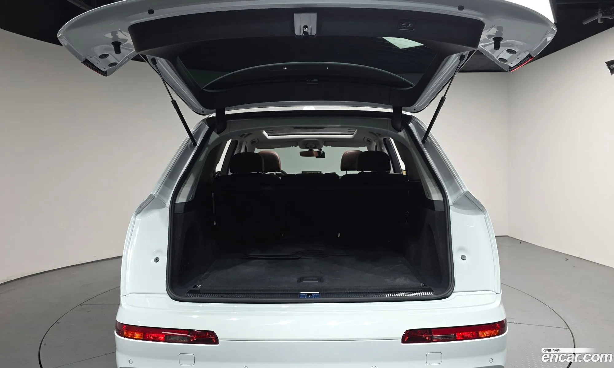 Audi Q7 2019 WAUZZZ4M2KD046839 — 22