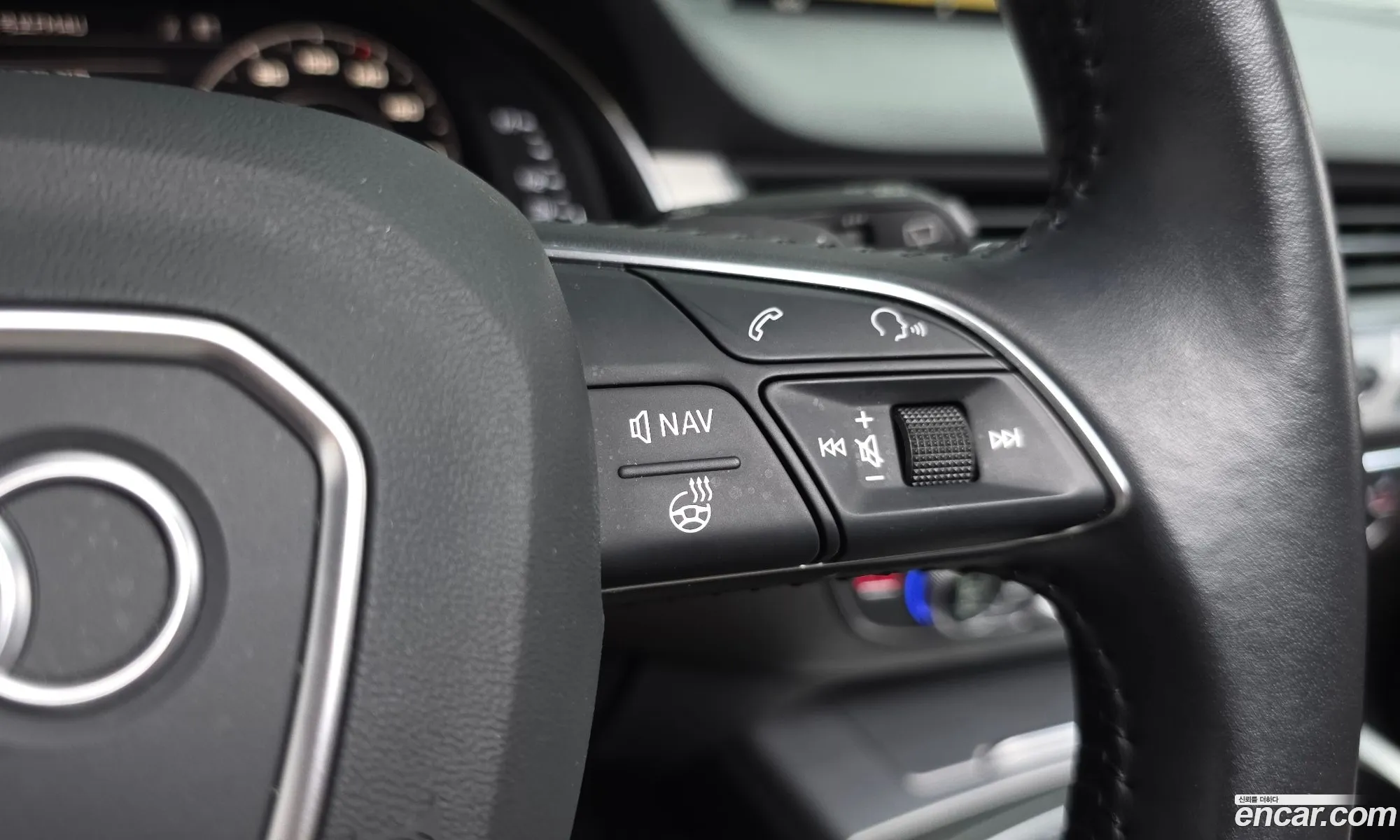 Audi Q7 2019 WAUZZZ4M2KD046839 — 4