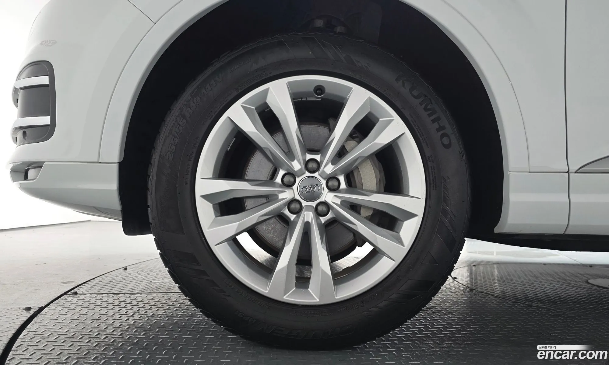 Audi Q7 2019 WAUZZZ4M2KD046839 — 19