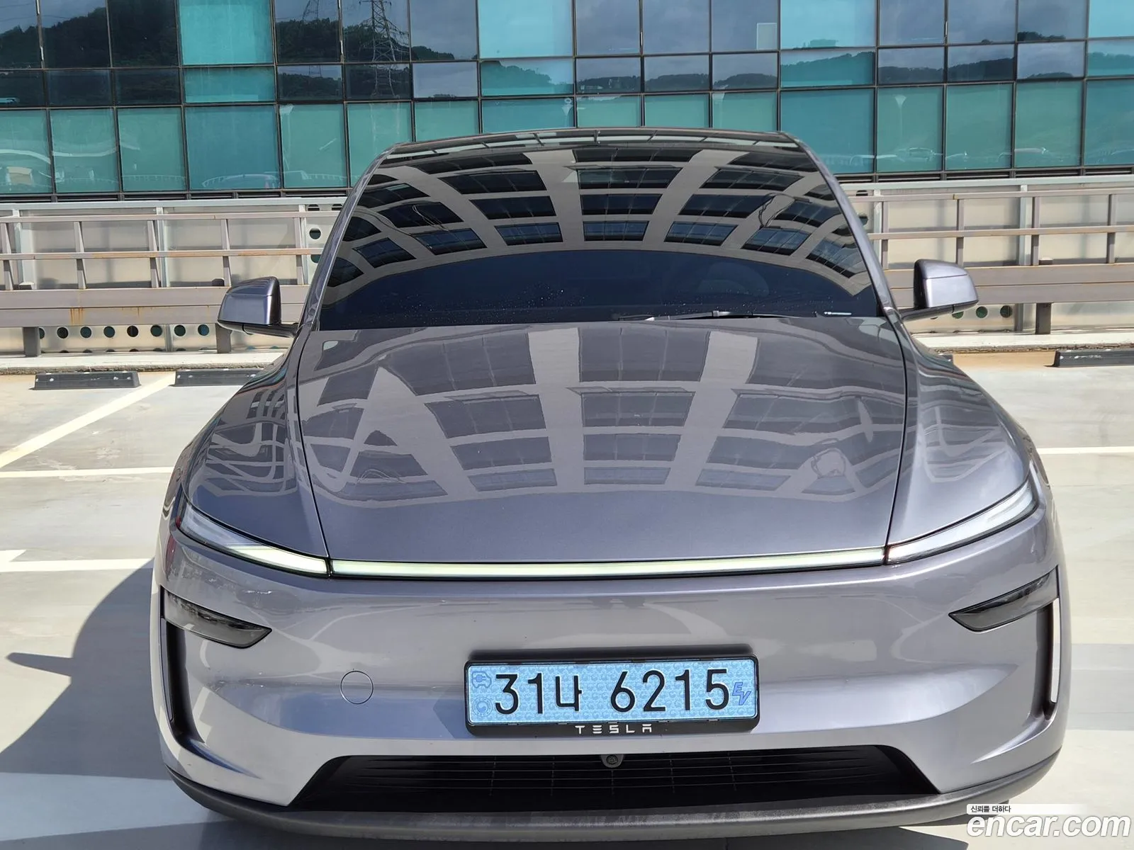 Tesla Model Y 2025 — 19