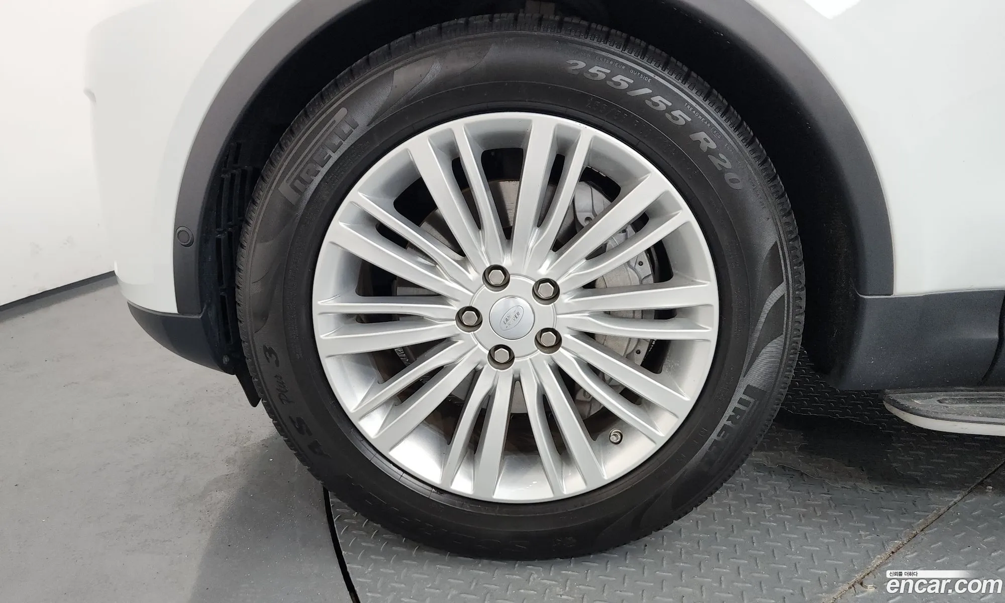 Land Rover Discovery 5 2019 SALRA2BK9KA084694 — 21
