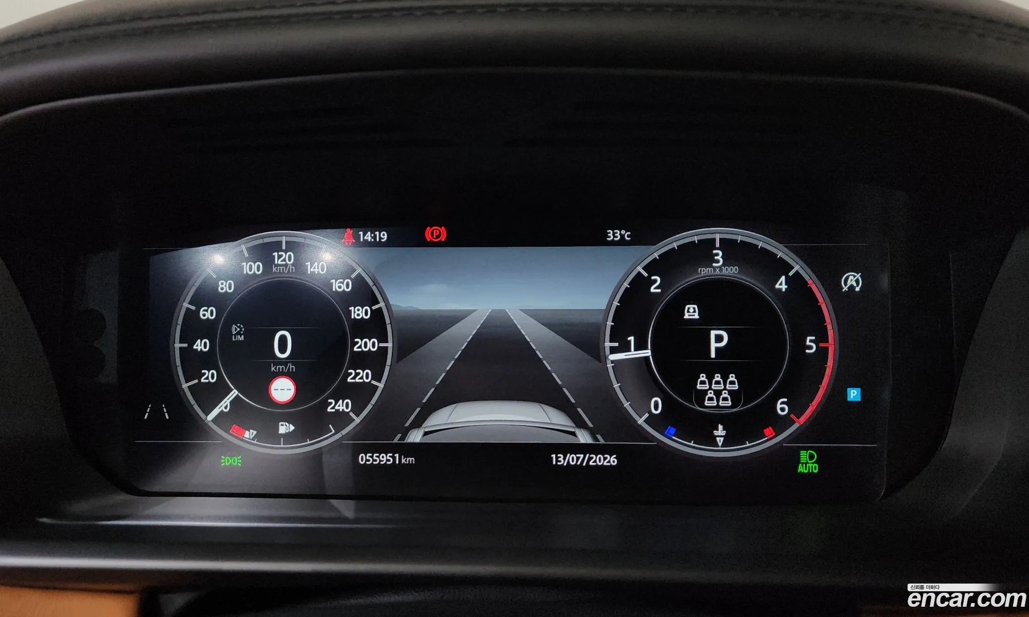 Land Rover Discovery 5 2019 SALRA2BK9KA084694 — 37