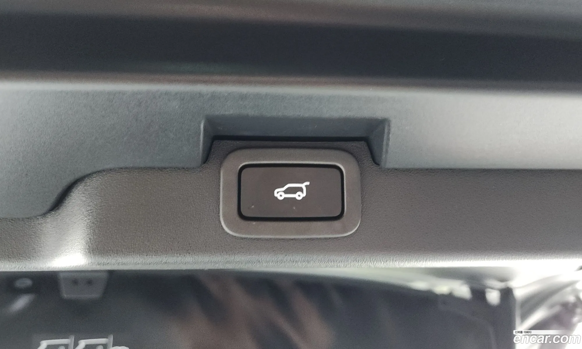 Land Rover Discovery 5 2019 SALRA2BK9KA084694 — 38