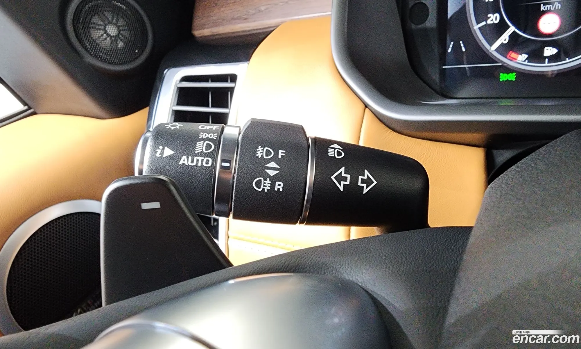 Land Rover Discovery 5 2019 SALRA2BK9KA084694 — 6