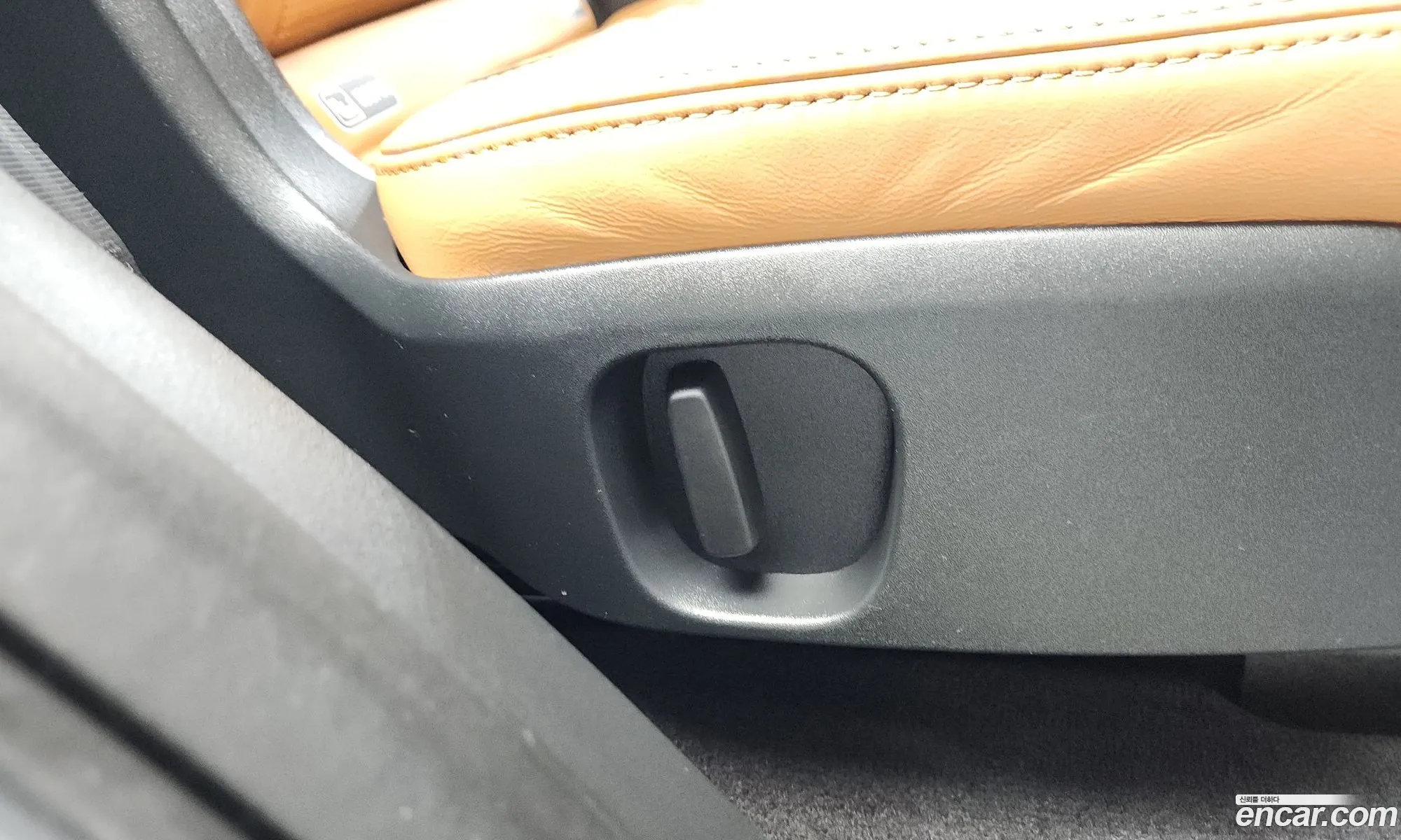Land Rover Discovery 5 2019 SALRA2BK9KA084694 — 9