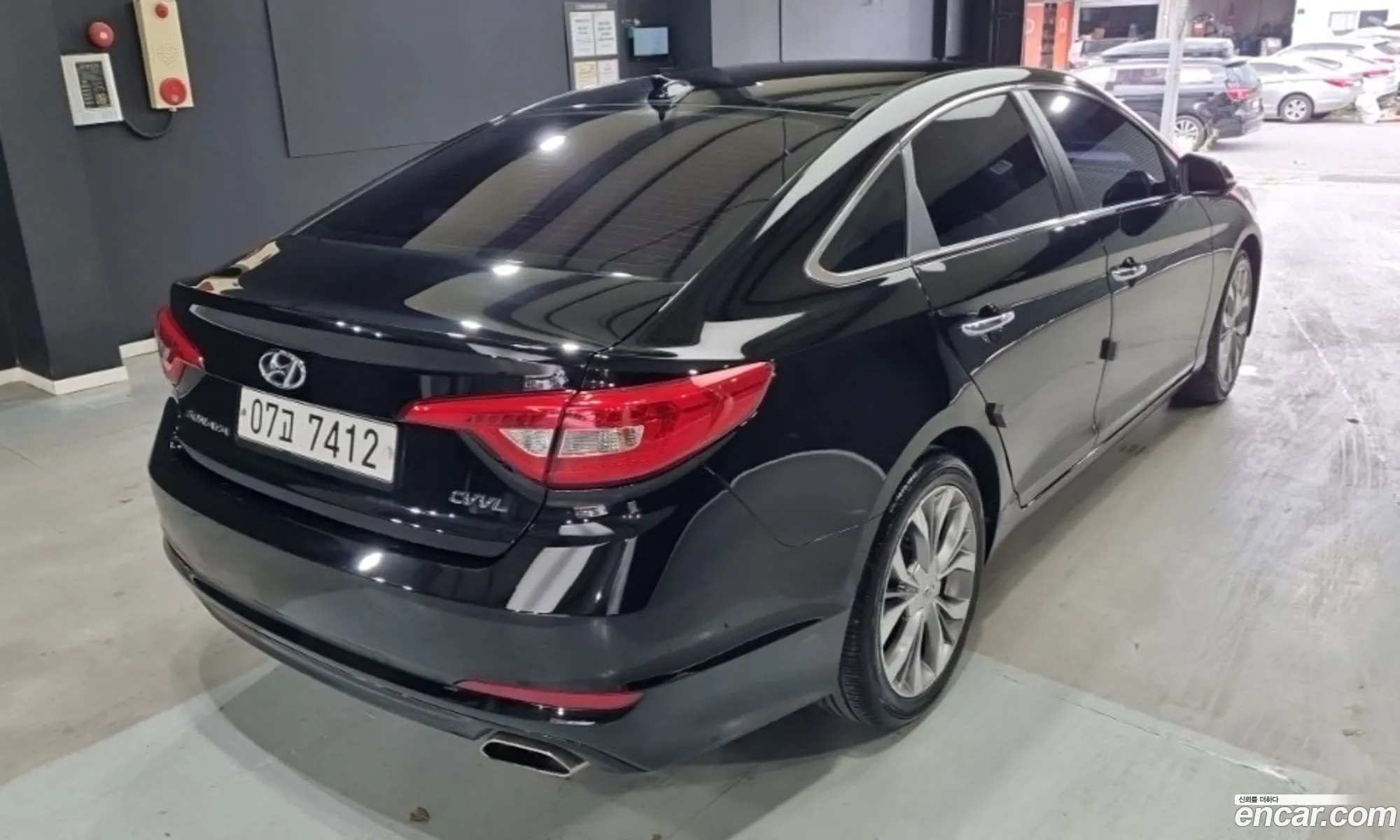 Hyundai LF Sonata 2016 — 18