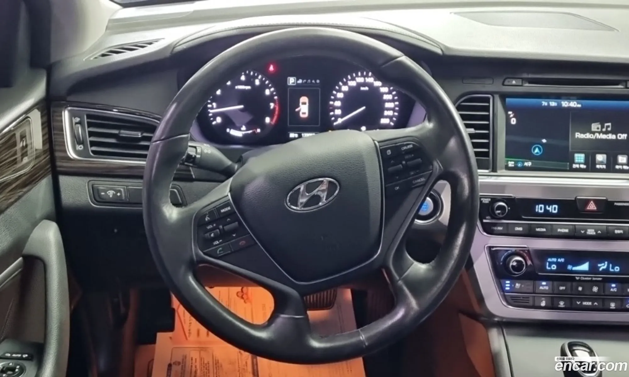 Hyundai LF Sonata 2016 — 16