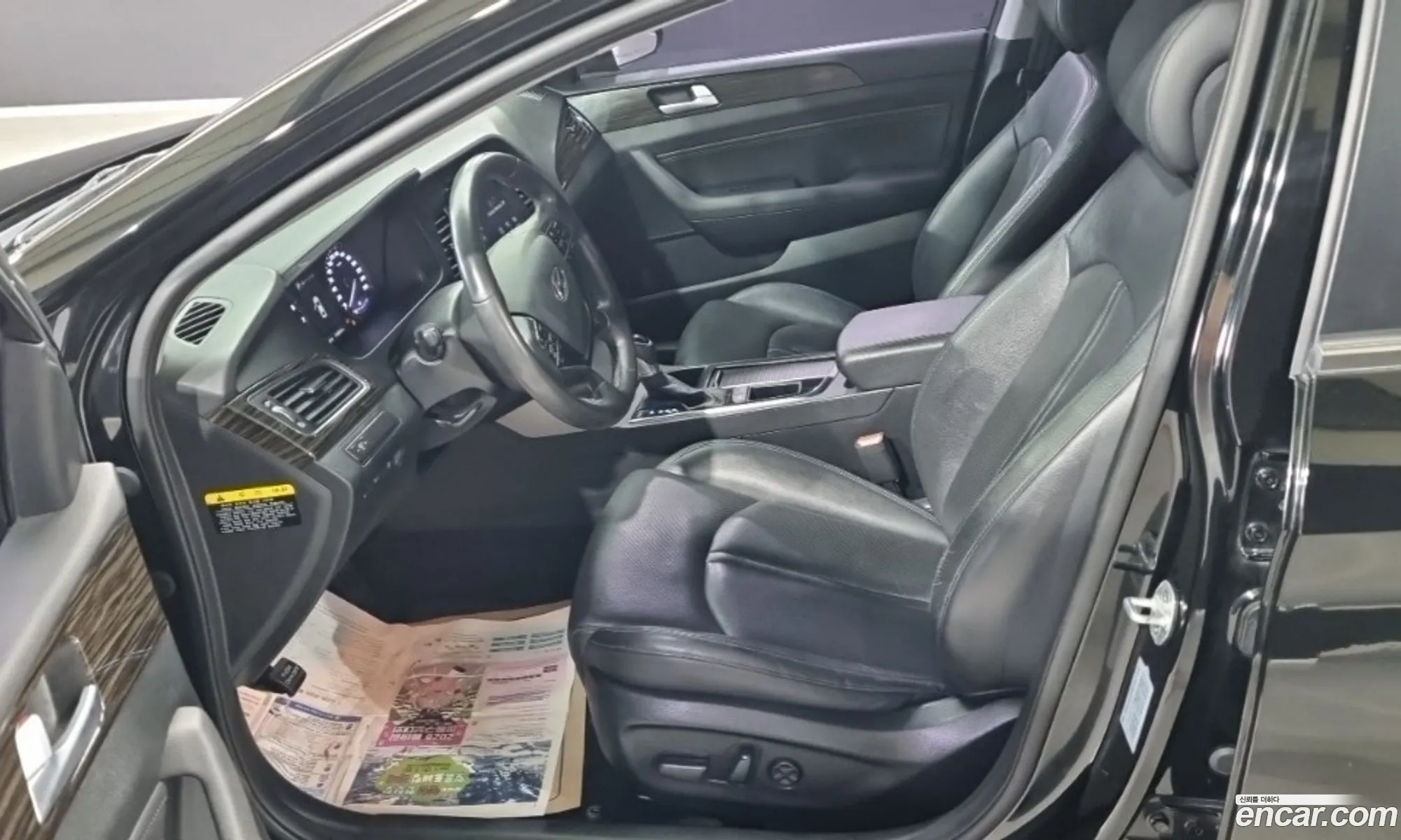 Hyundai LF Sonata 2016 — 14