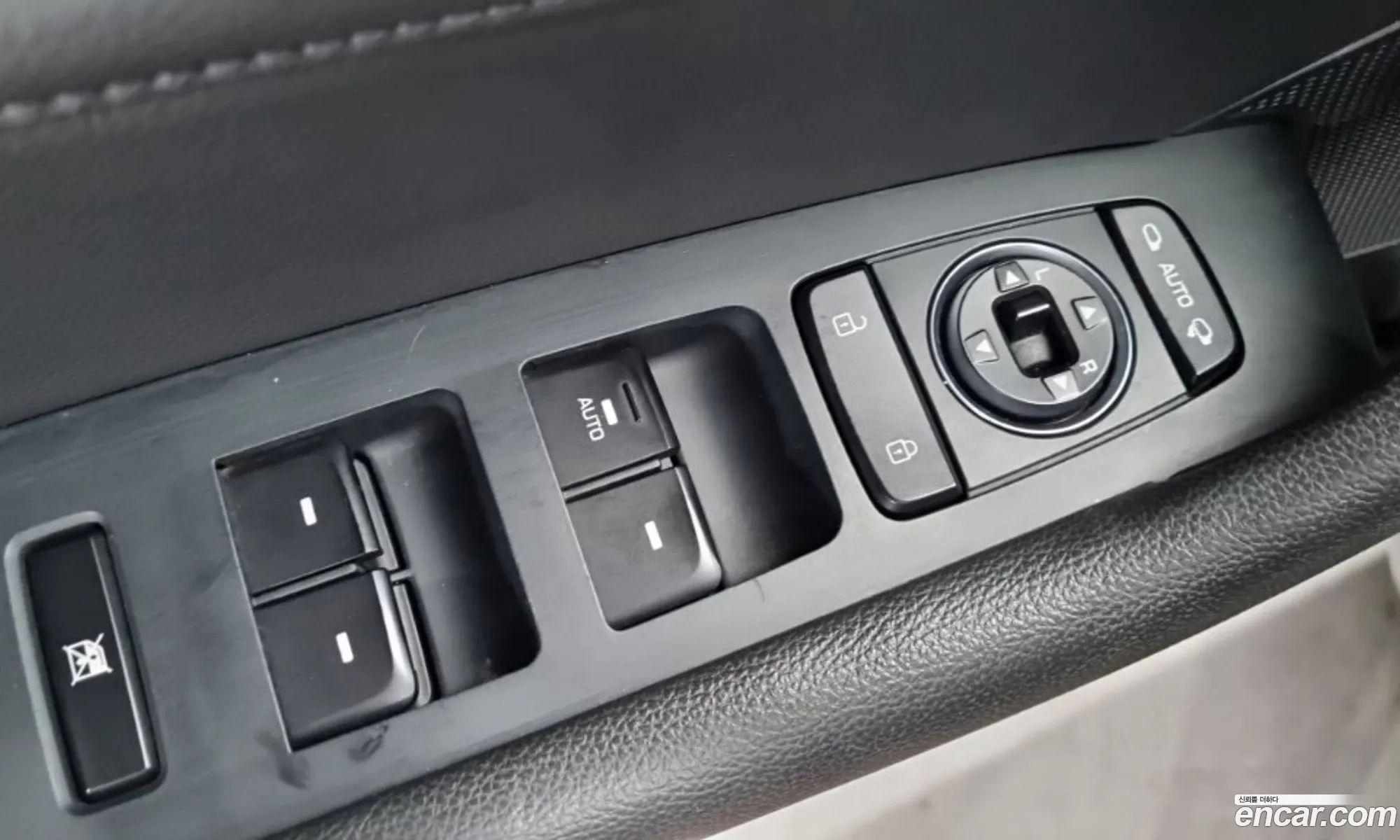 Hyundai LF Sonata 2016 — 2