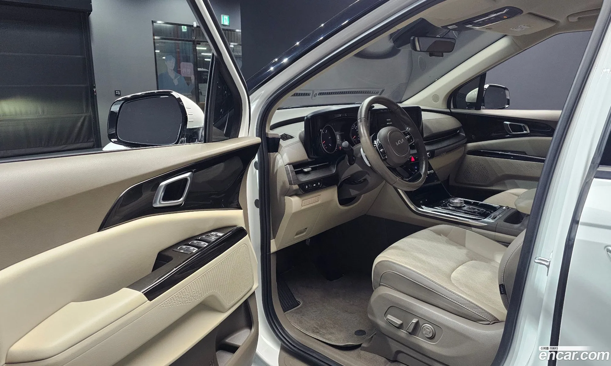 Kia Carnival 2022 KNANC81BBPS197720 — 3