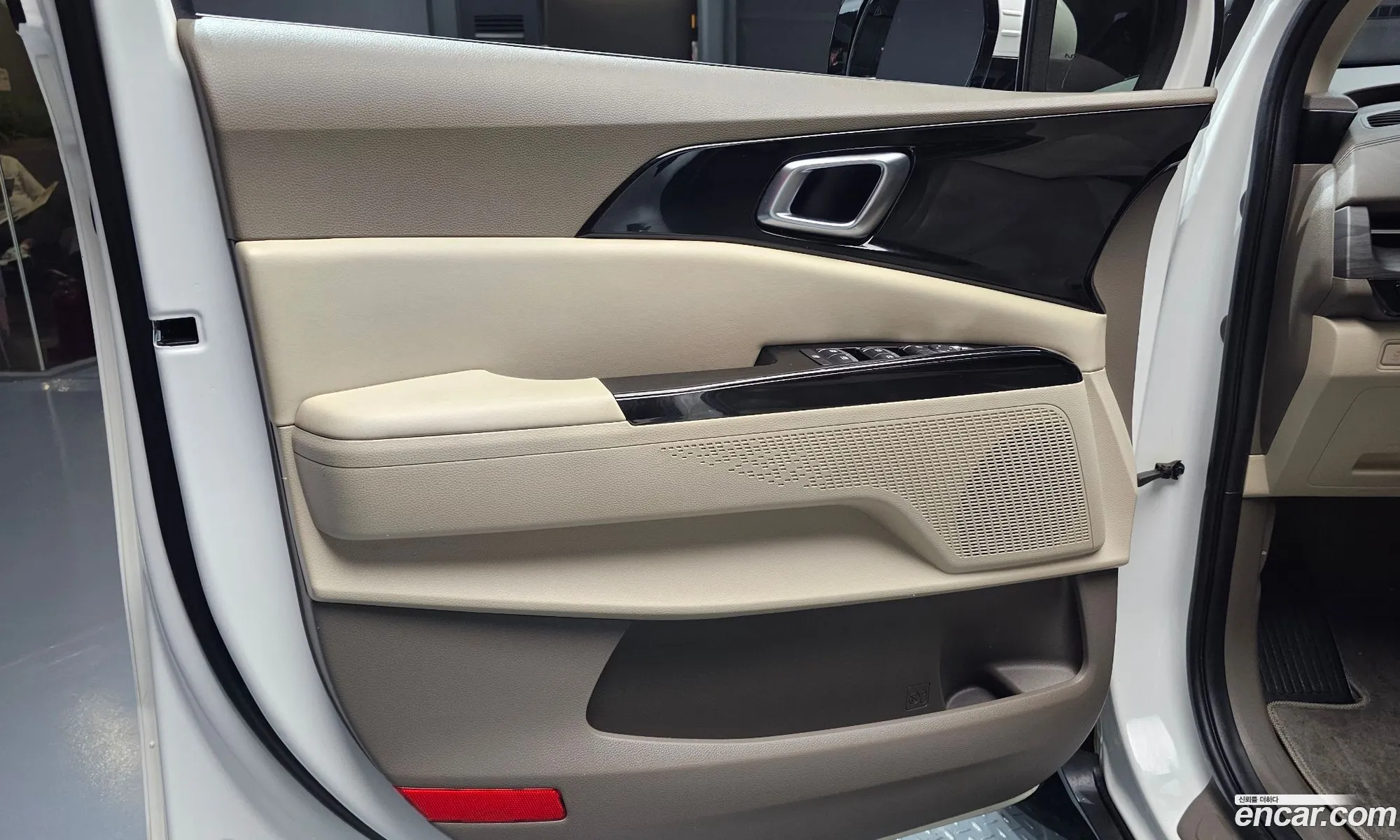 Kia Carnival 2022 KNANC81BBPS197720 — 8