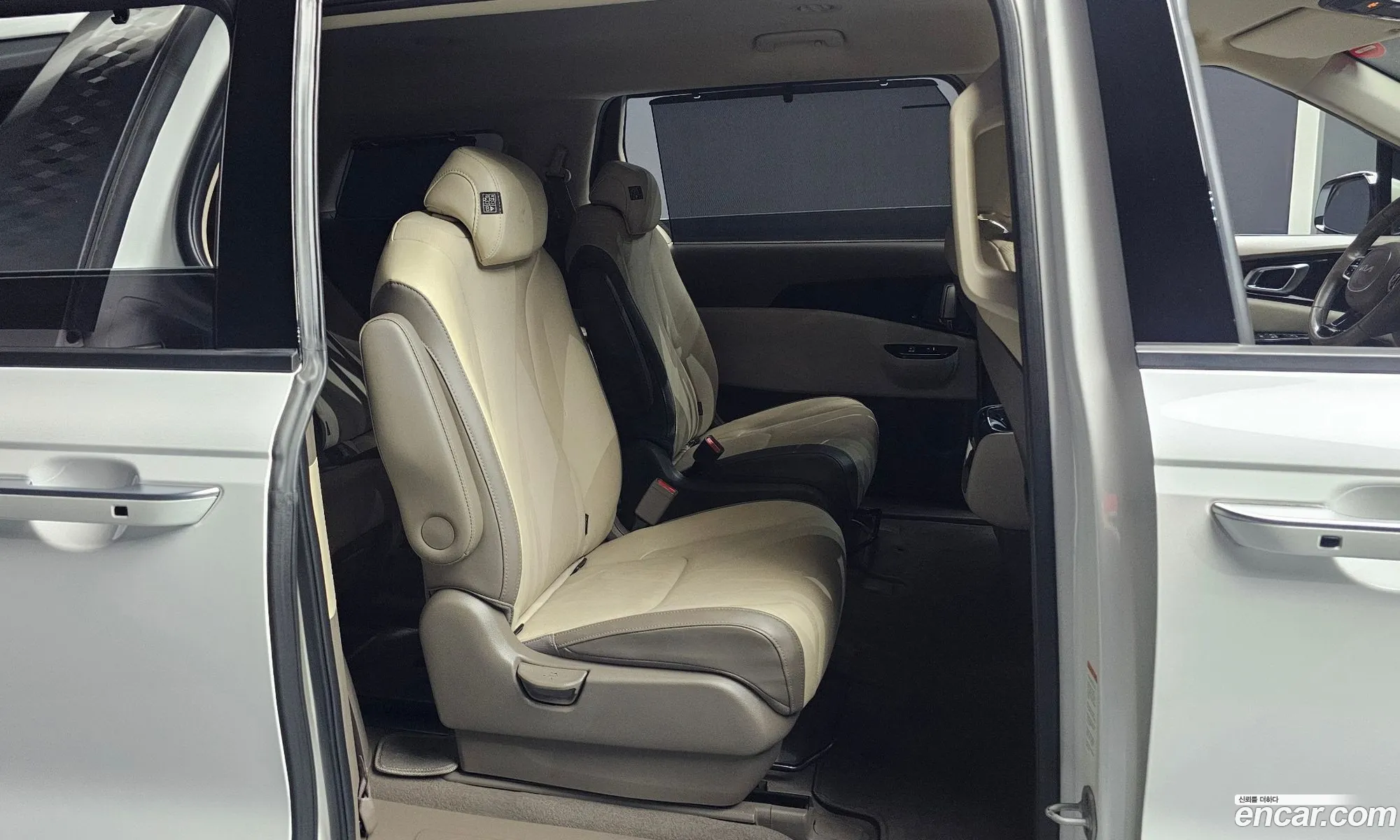 Kia Carnival 2022 KNANC81BBPS197720 — 10