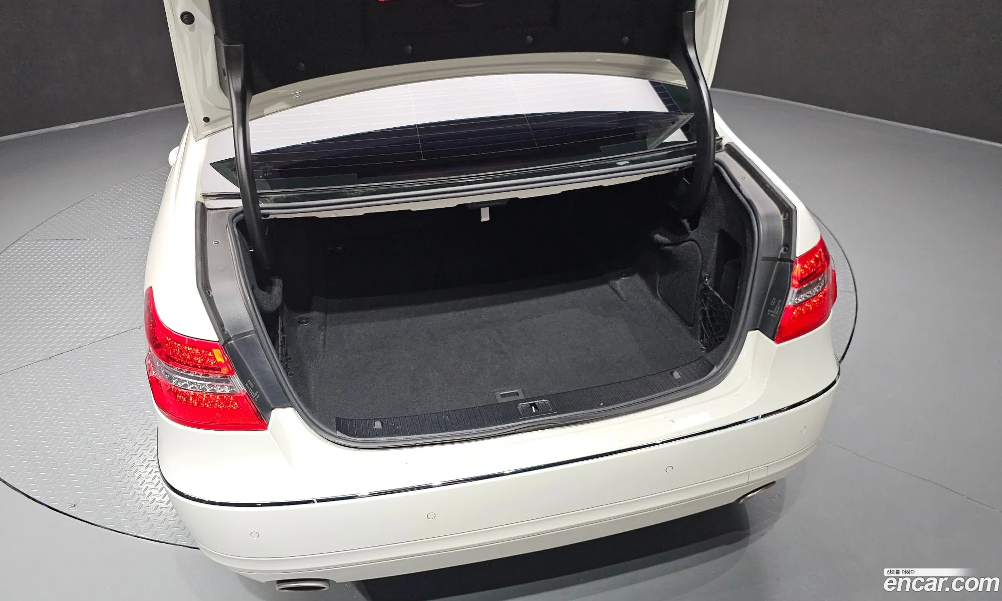Mercedes-Benz E-Class W212 2012 WDDHF5DB7CA553601 — 7