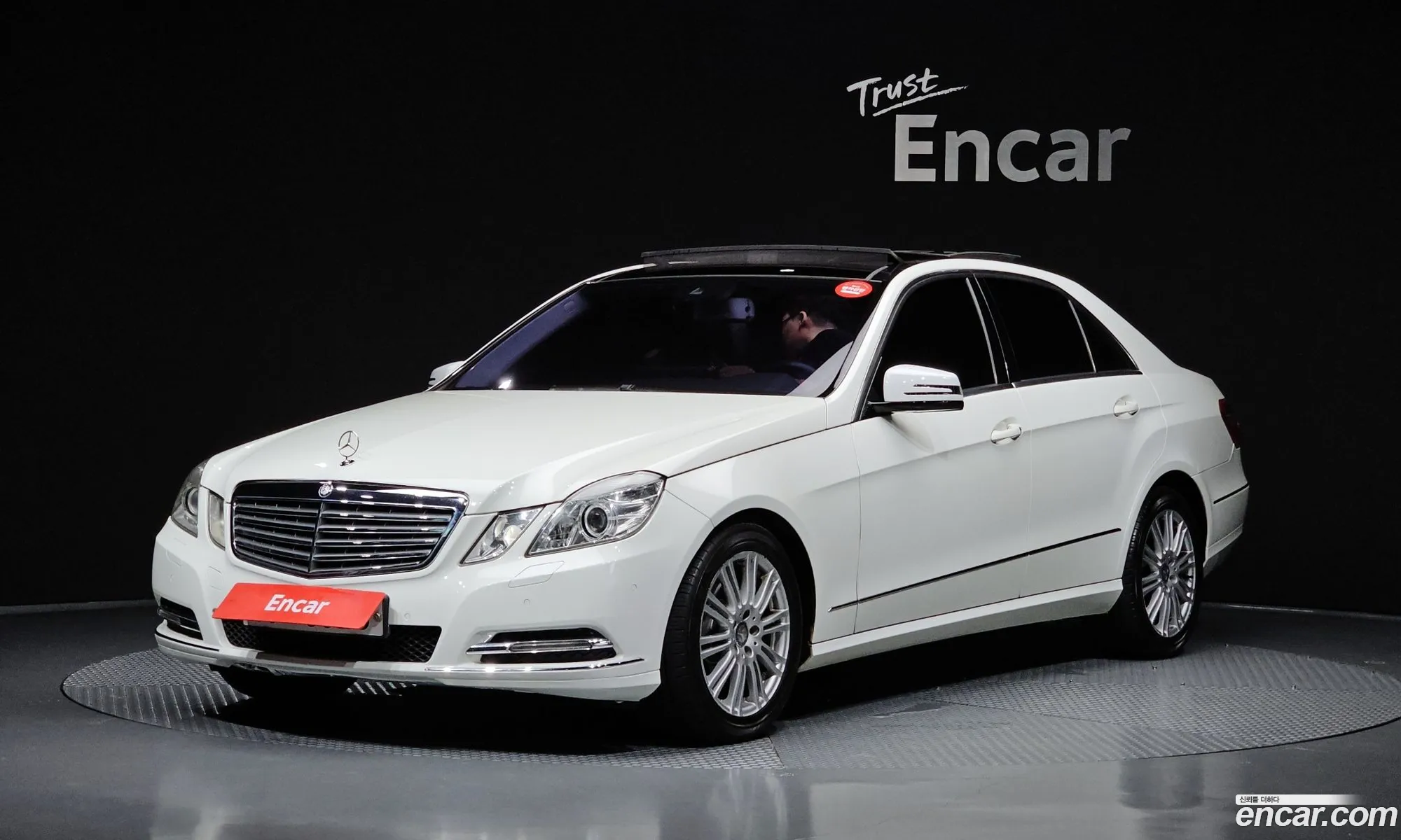 Mercedes-Benz E-Class W212 2012 WDDHF5DB7CA553601 — 8
