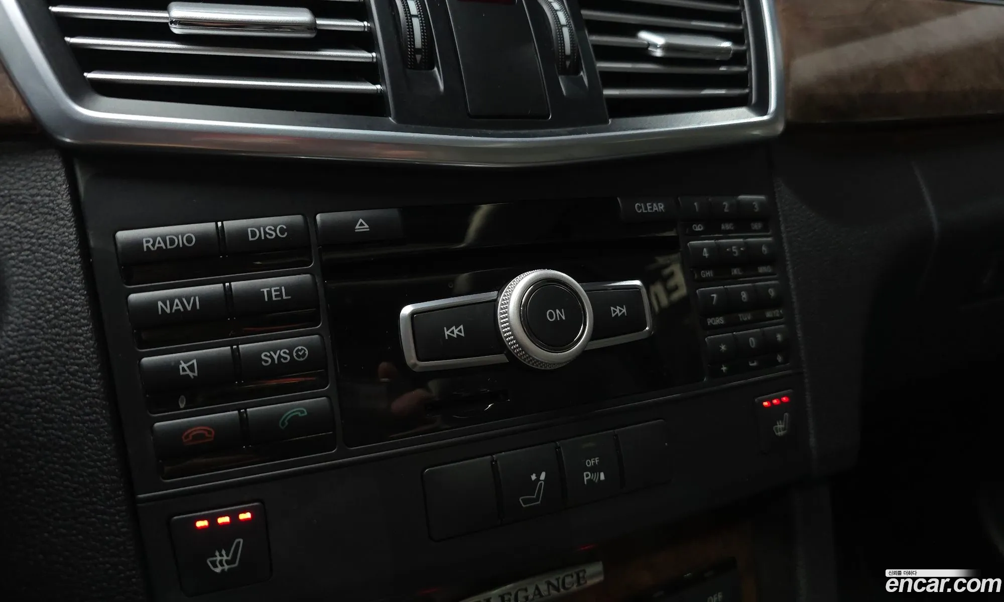 Mercedes-Benz E-Class W212 2012 WDDHF5DB7CA553601 — 11