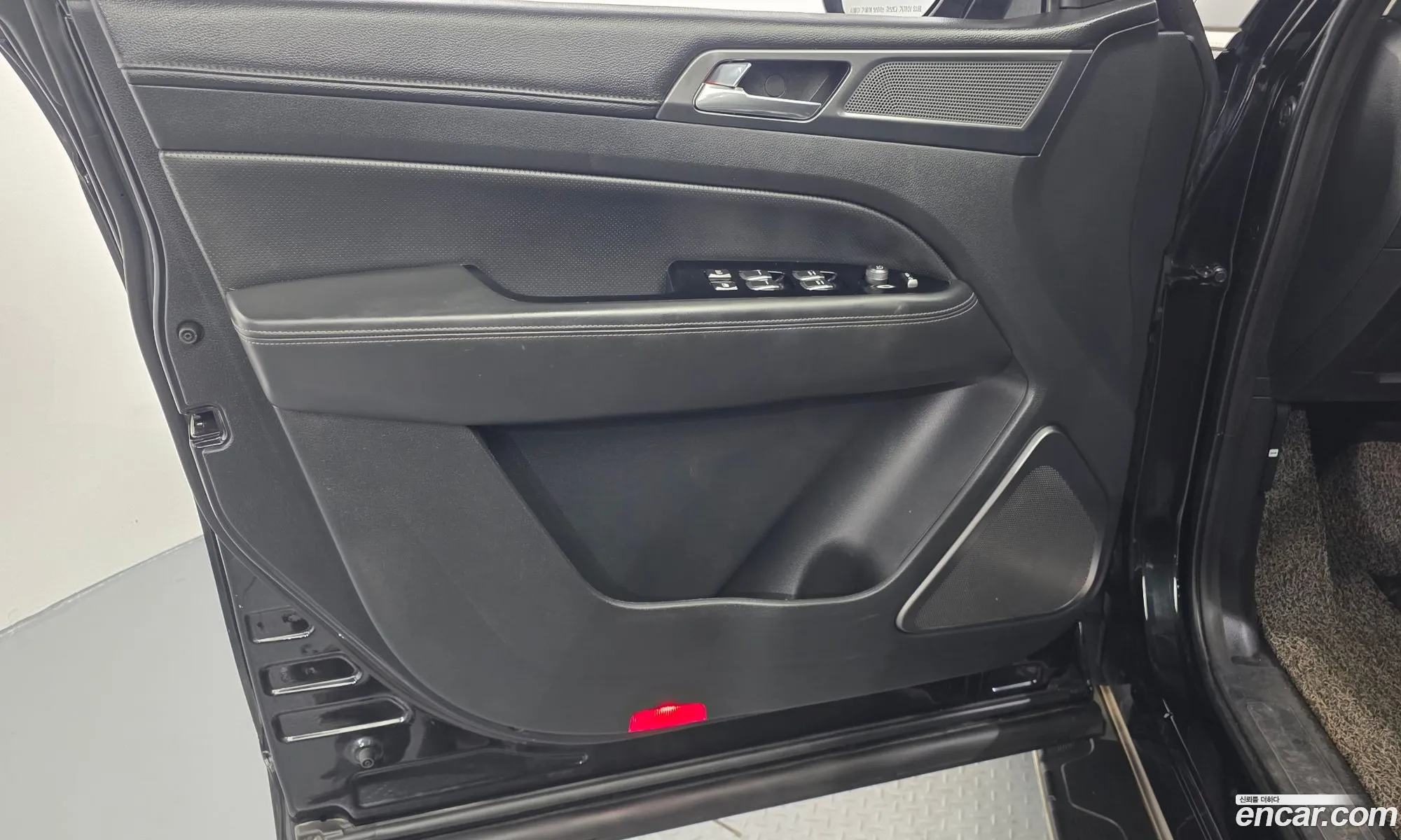KG Mobility (SsangYong) G4 Rexton 2019 — 28