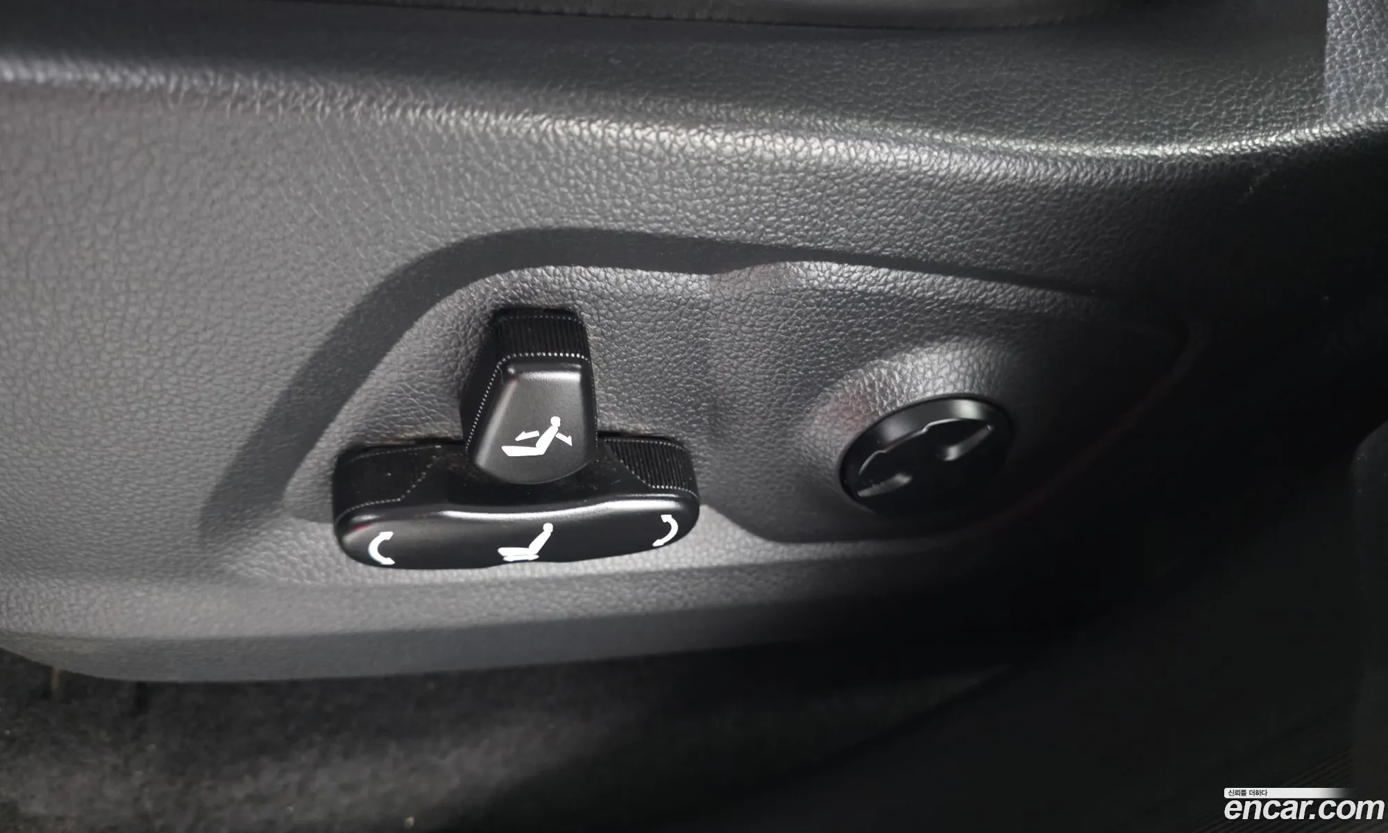 KG Mobility (SsangYong) G4 Rexton 2019 — 33
