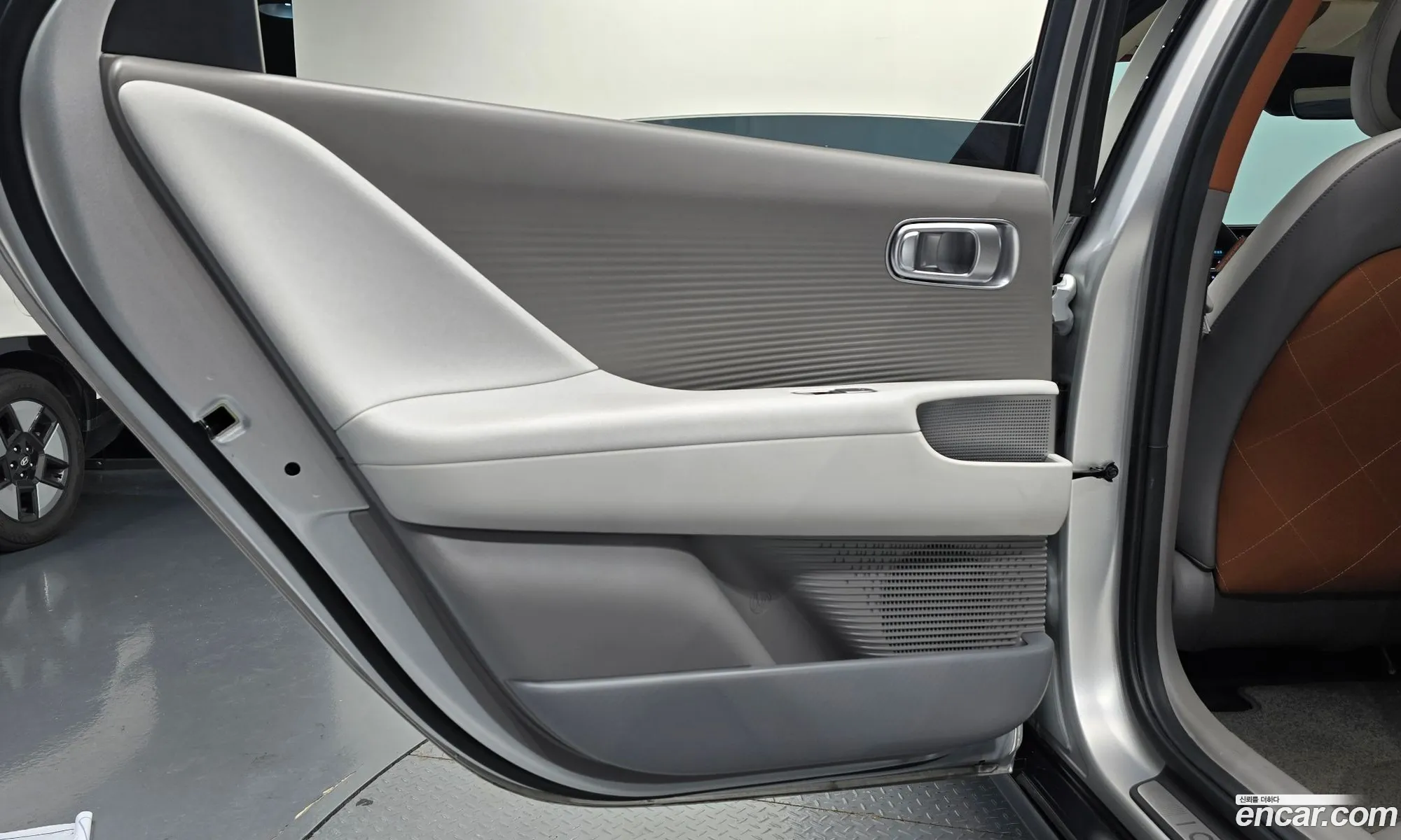 Hyundai Ioniq 6 2025 KMHM541CPSA104662 — 11